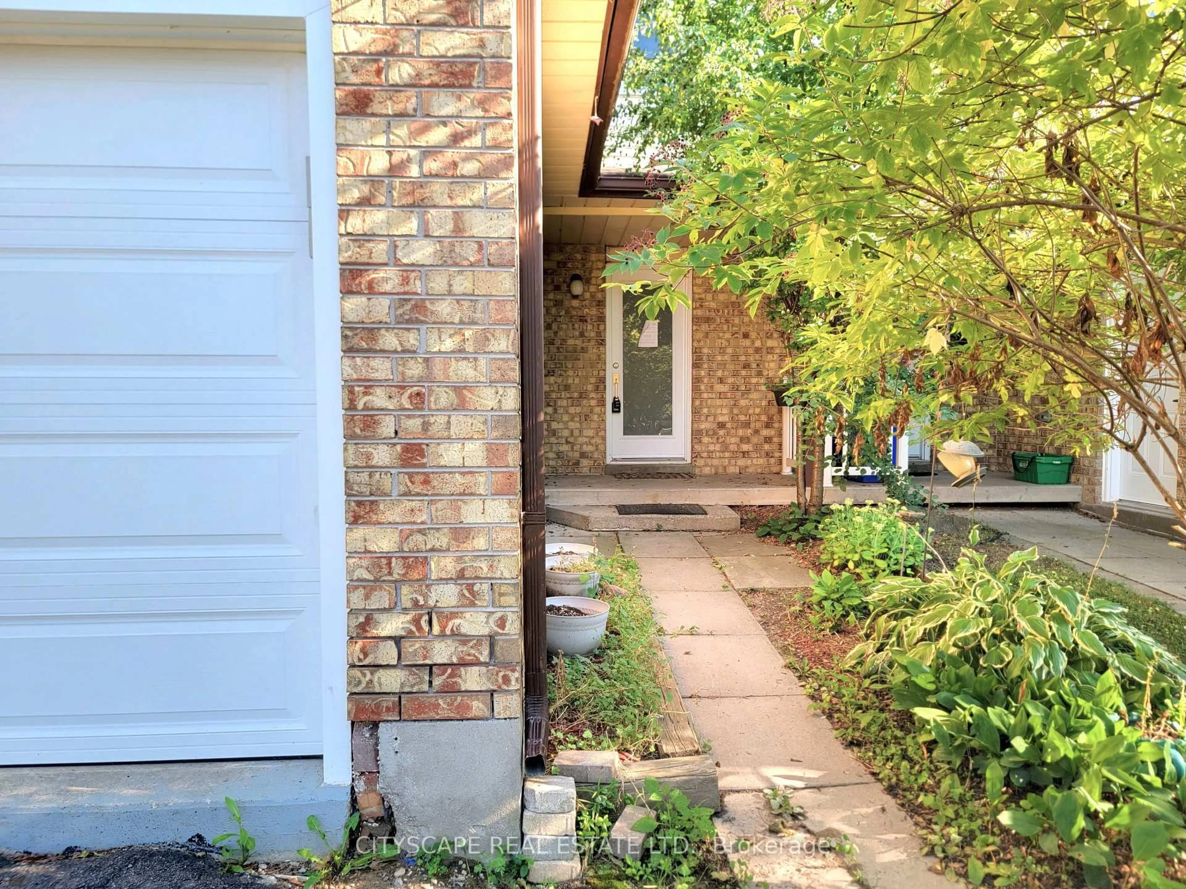 Unknown for 15 Hartsfield Dr, Clarington Ontario L1E 1M8