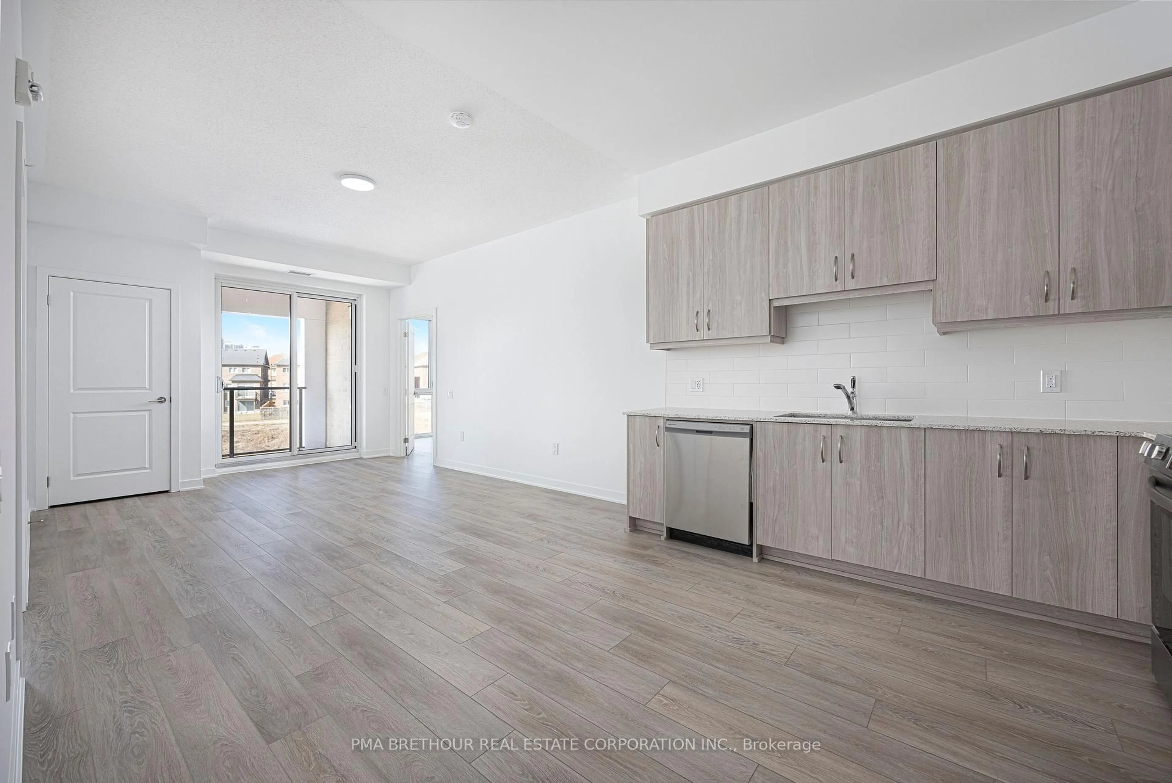 Standard kitchen, unknown for 385 Arctic Red Dr #314, Oshawa Ontario L1L 0H8