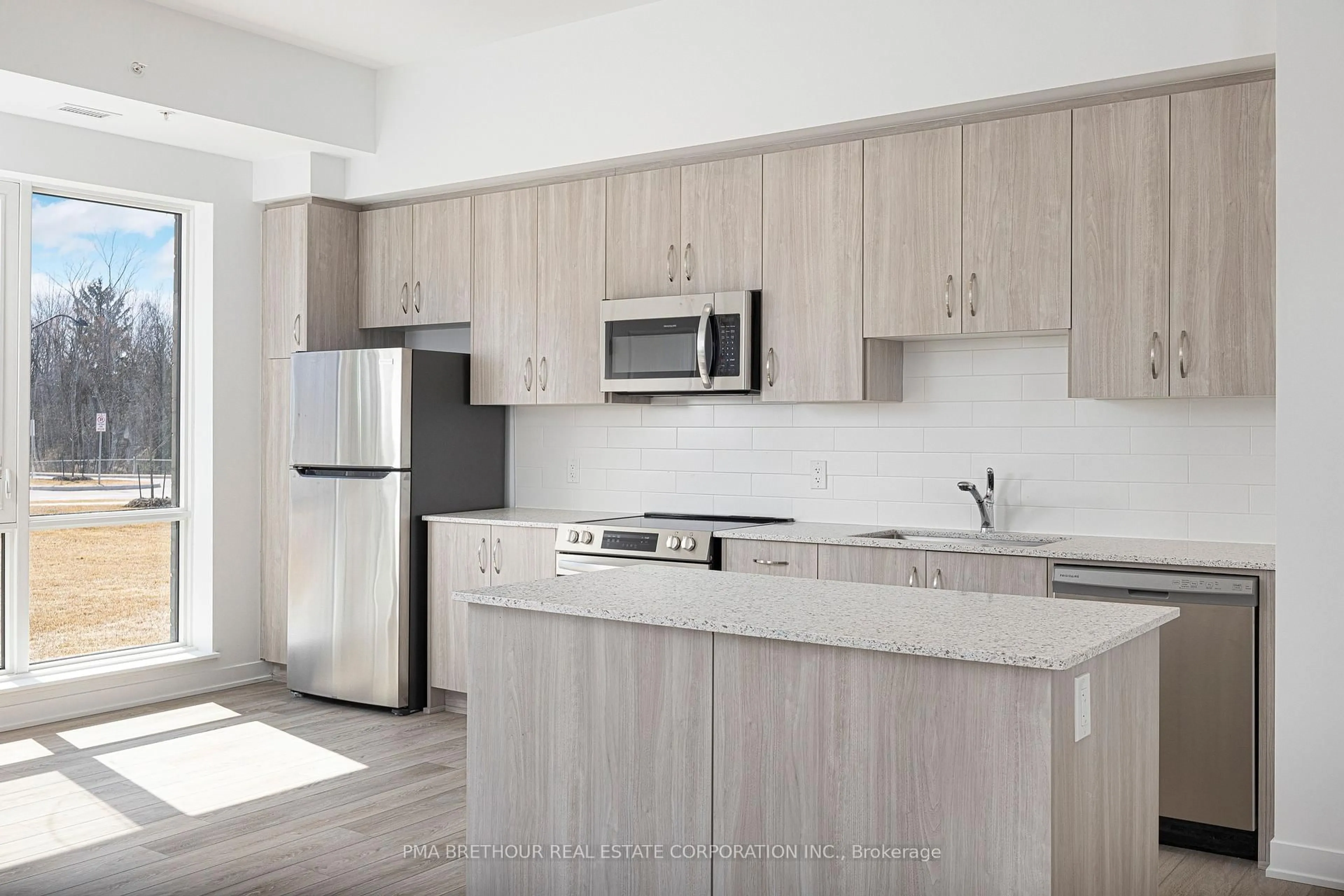 Standard kitchen, unknown for 385 Arctic Red Dr #105, Oshawa Ontario L1L 0H8