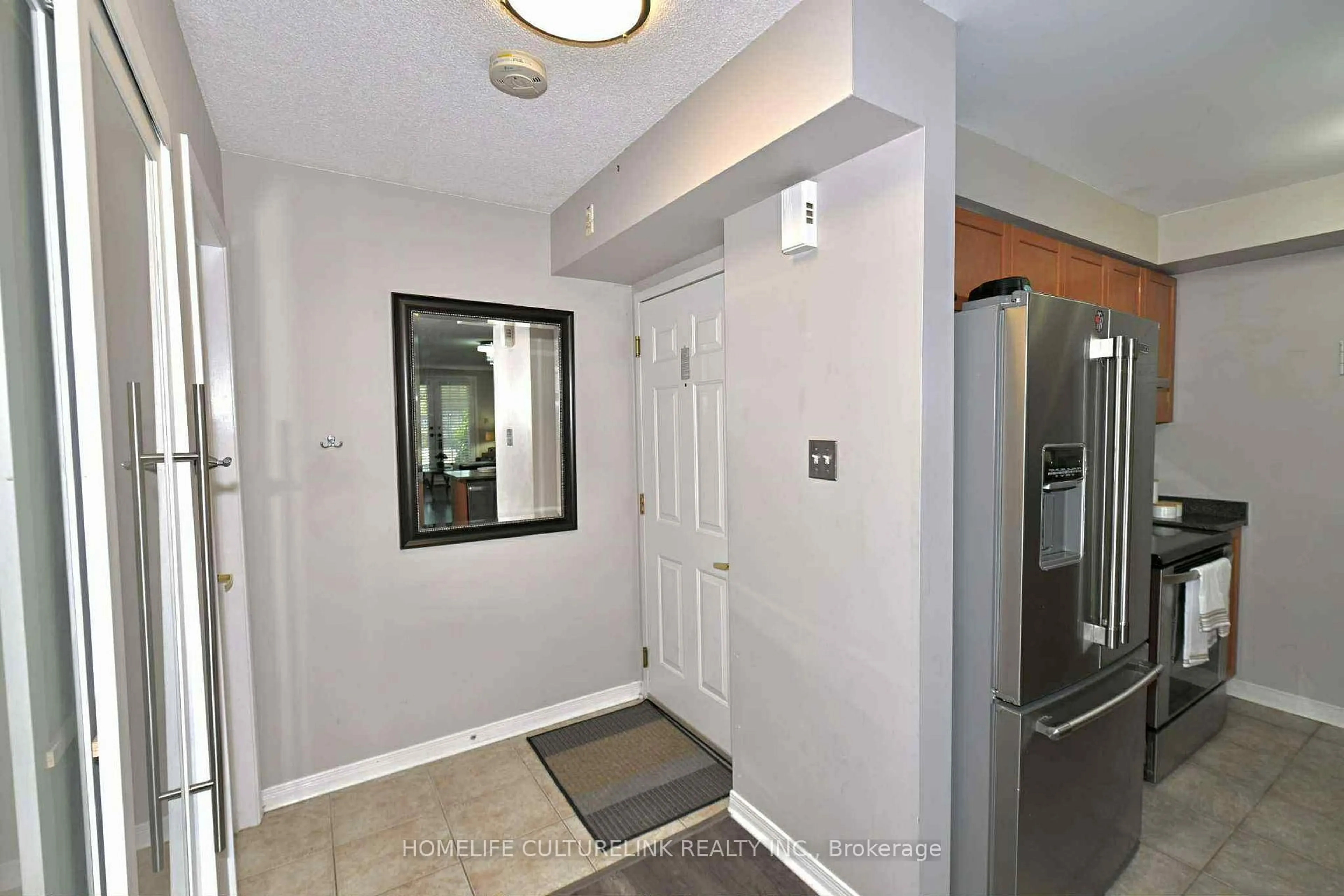 Indoor entryway for 84 Petra Way #1, Whitby Ontario L1R 0A3