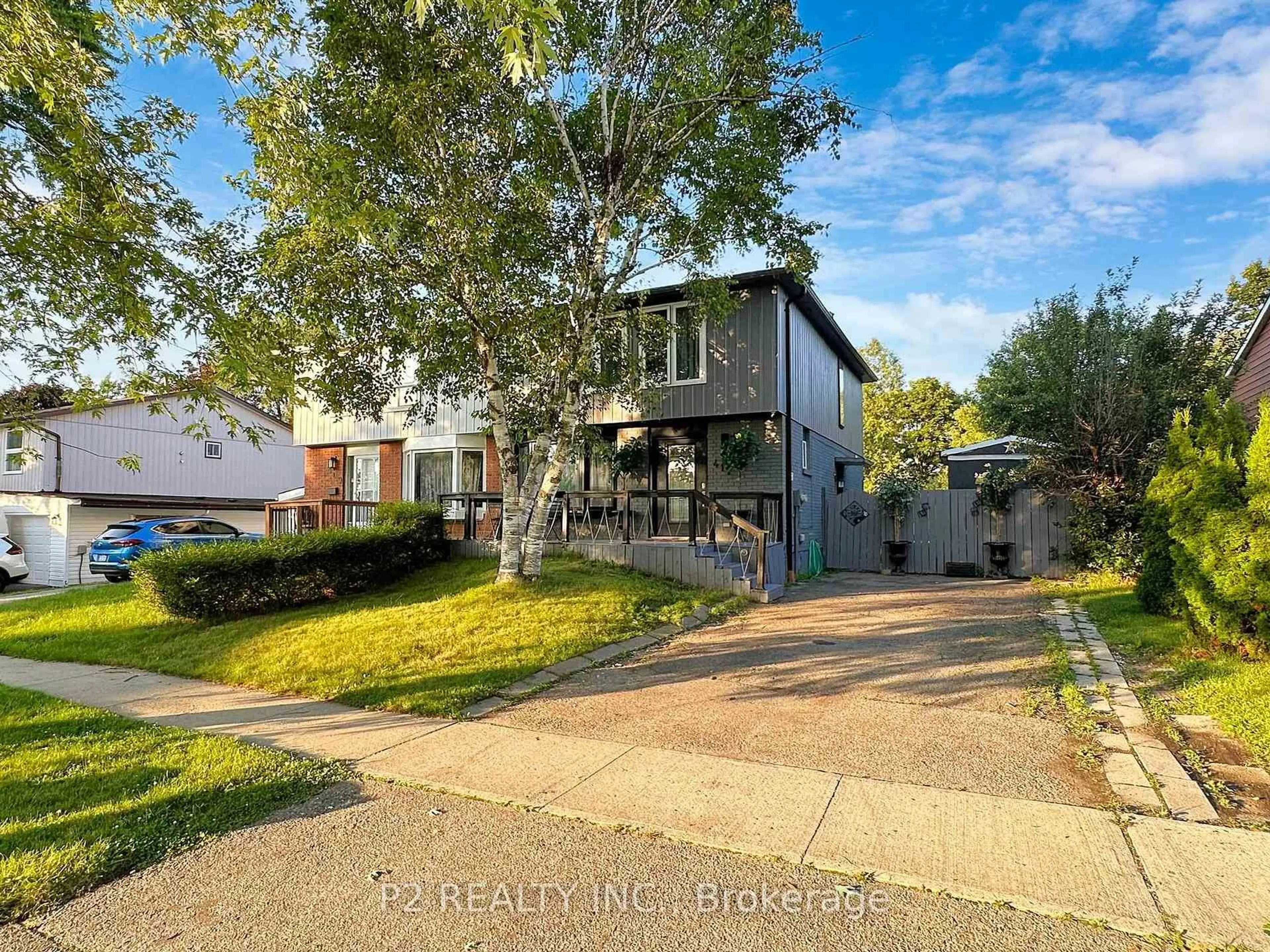 A pic from outside/outdoor area/front of a property/back of a property/a pic from drone, street for 411 Rosedale Dr, Whitby Ontario L1N 1Z5