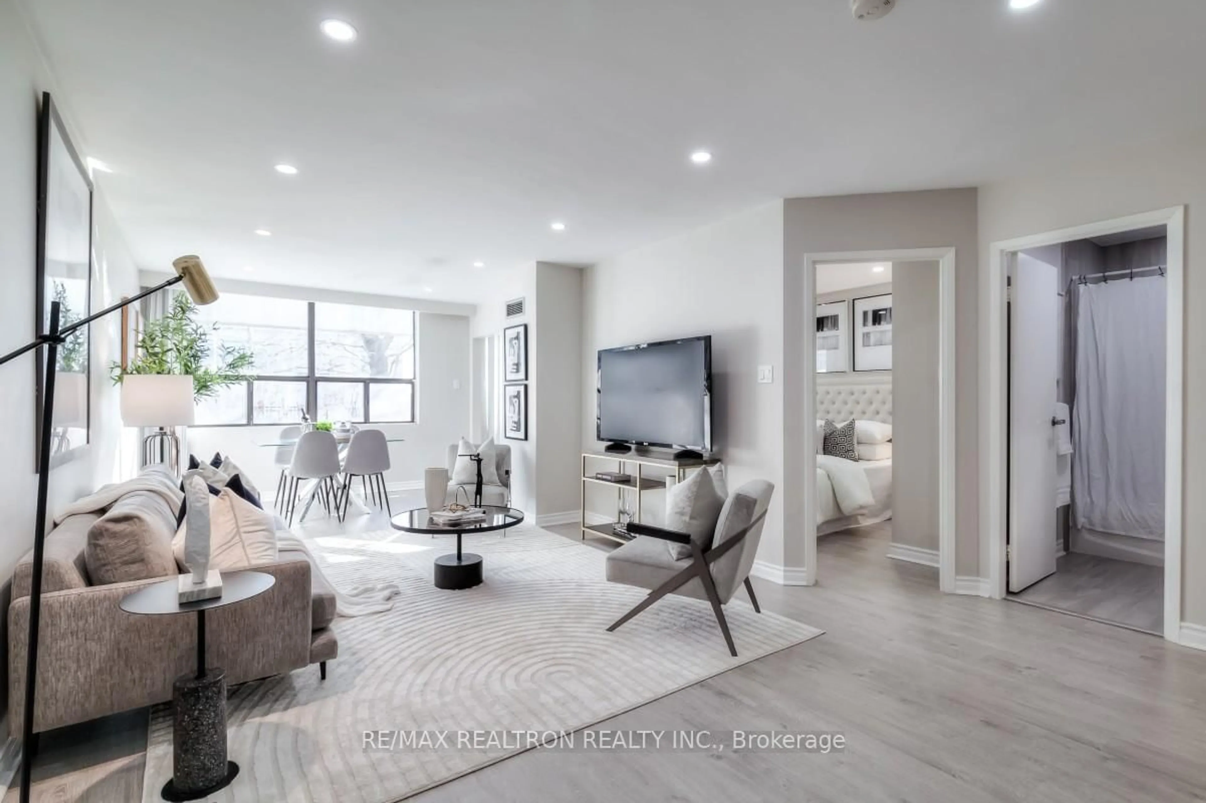 Living room with furniture, unknown for 39 Kimbercroft Crt #105, Toronto Ontario M1S 5B5