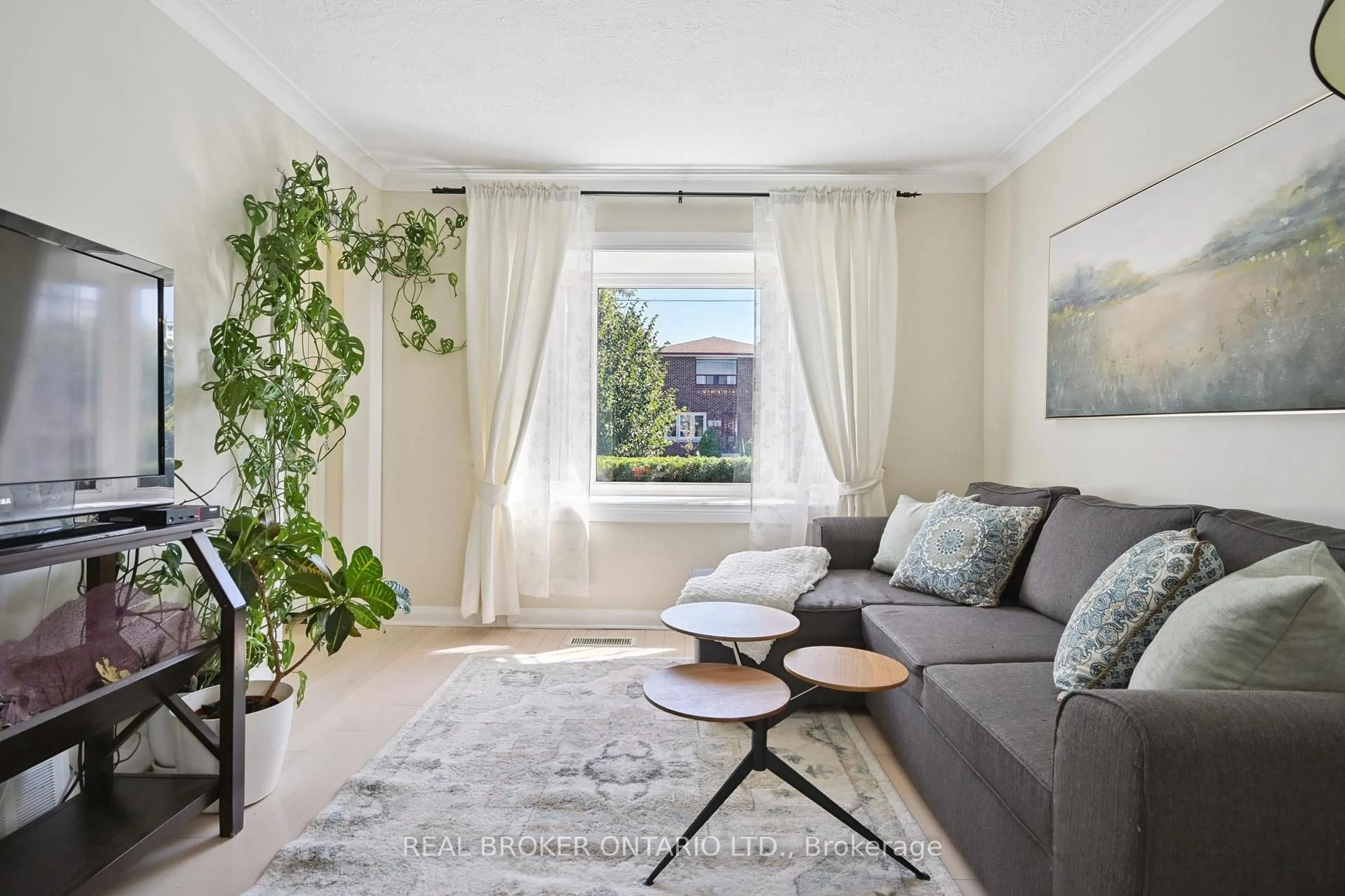 Living room with furniture, unknown for 28 Galbraith Ave, Toronto Ontario M4B 2B5