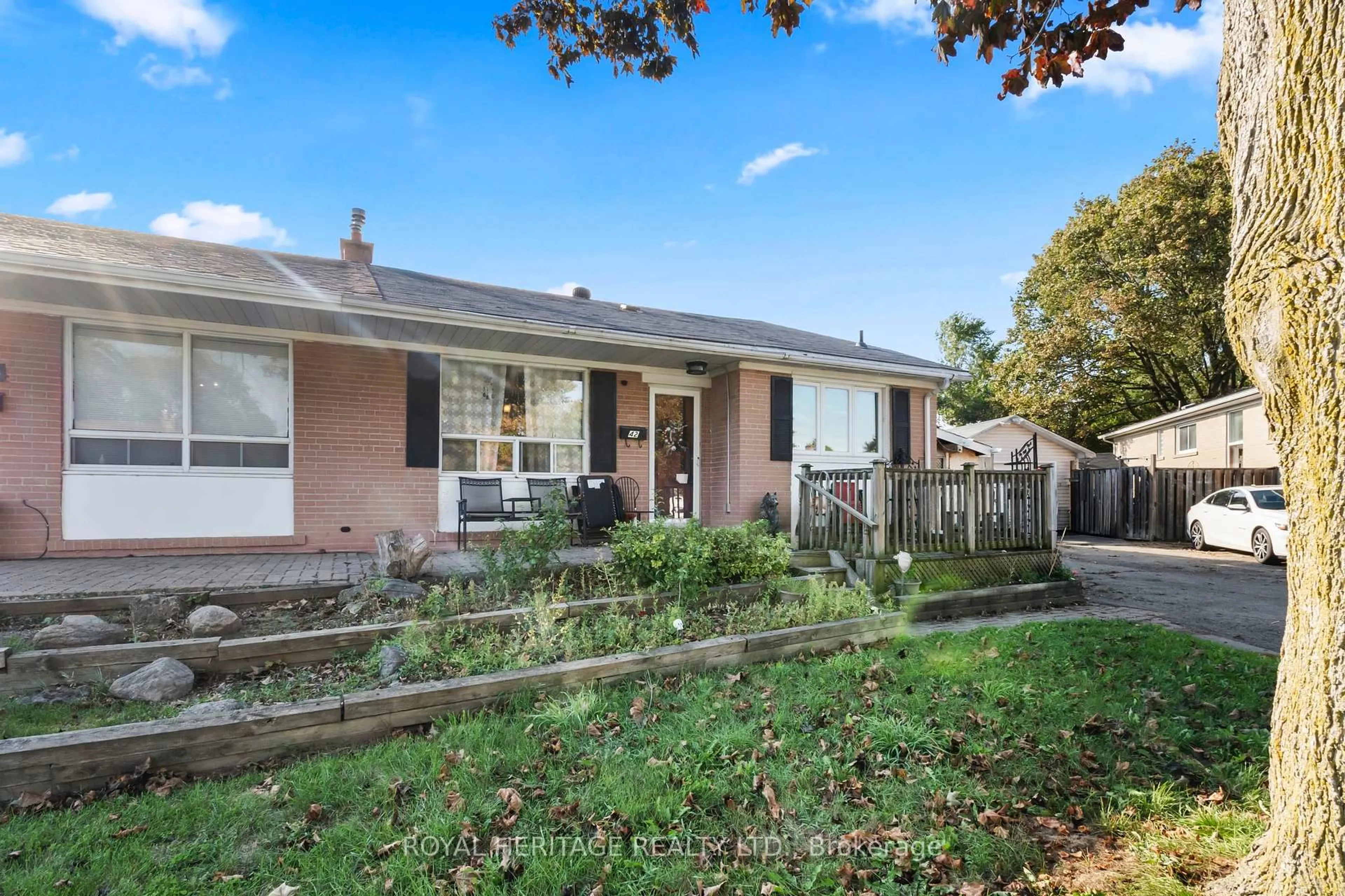 Unknown for 42 Billingsgate Cres, Ajax Ontario L1S 2R8
