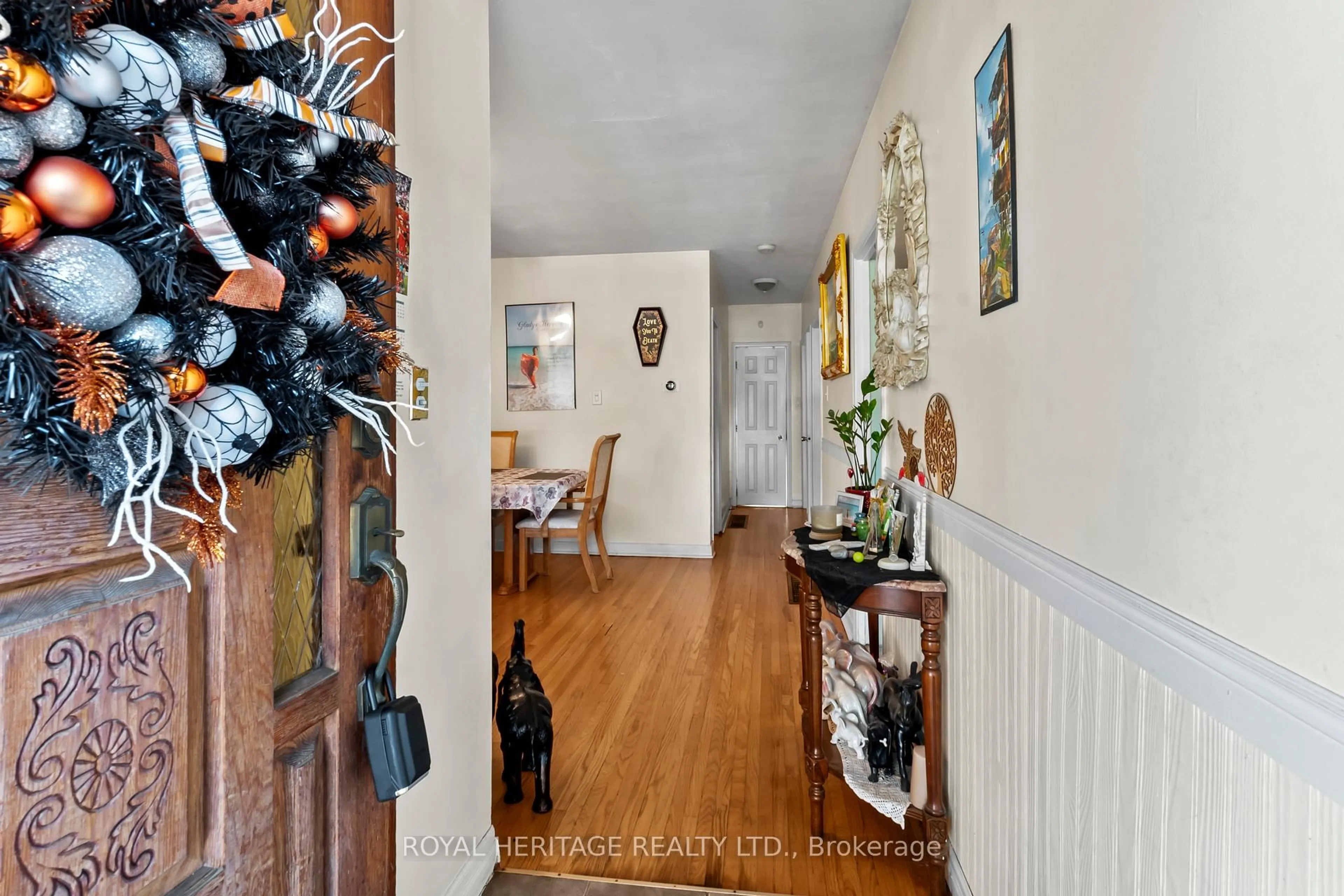 Indoor entryway for 42 Billingsgate Cres, Ajax Ontario L1S 2R8