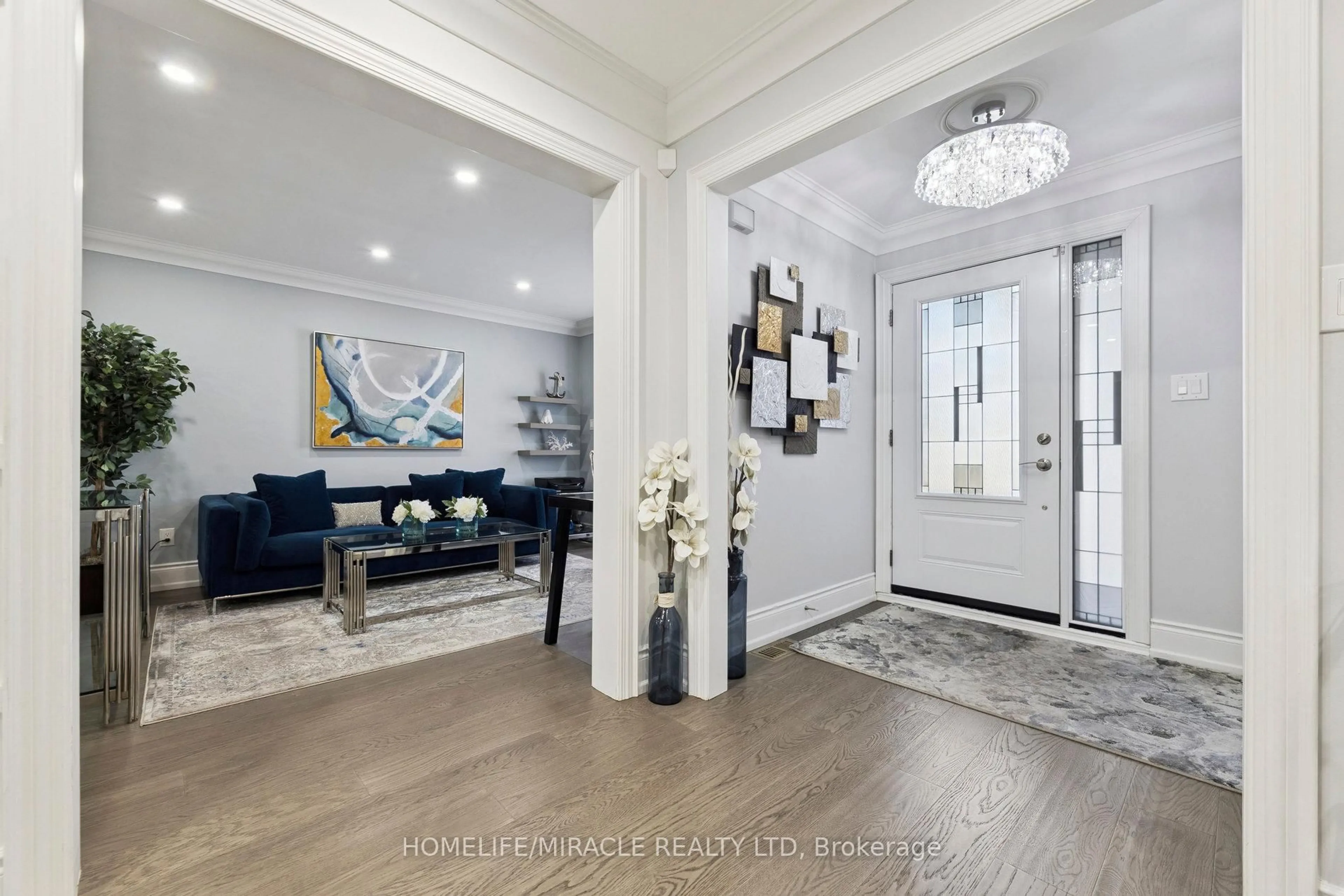 Indoor entryway for 33 Ritchie Ave, Ajax Ontario L1S 5V7