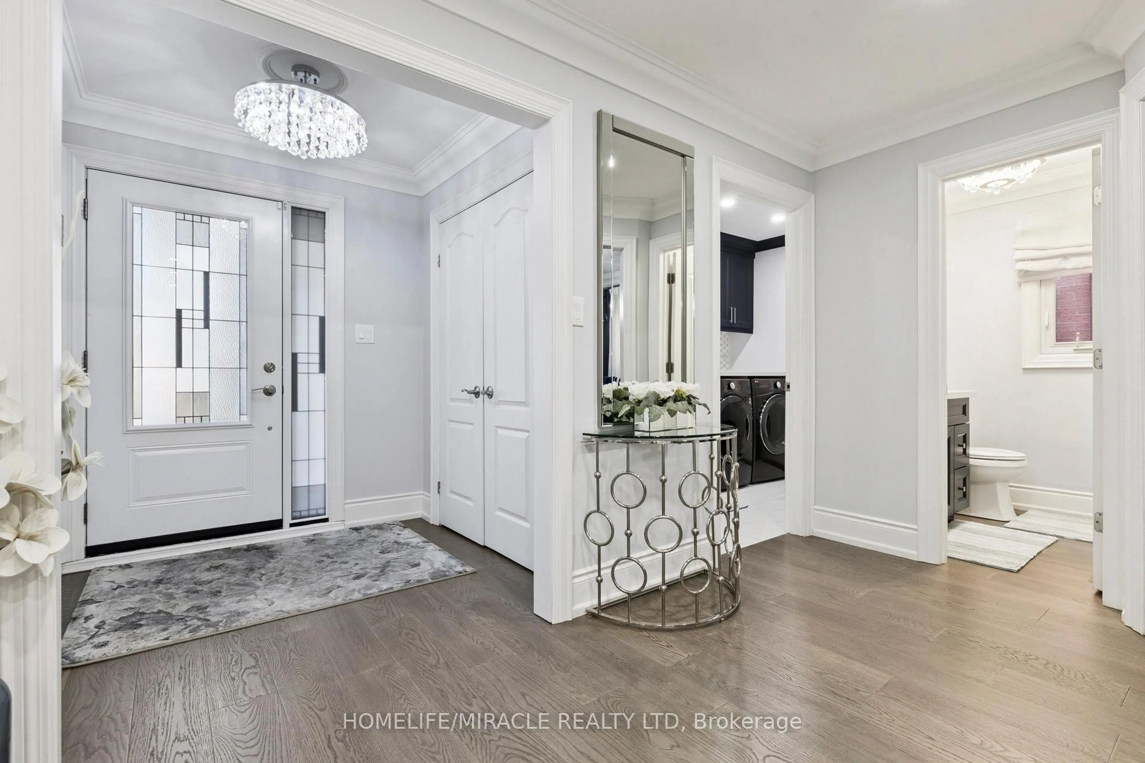 Indoor entryway for 33 Ritchie Ave, Ajax Ontario L1S 5V7
