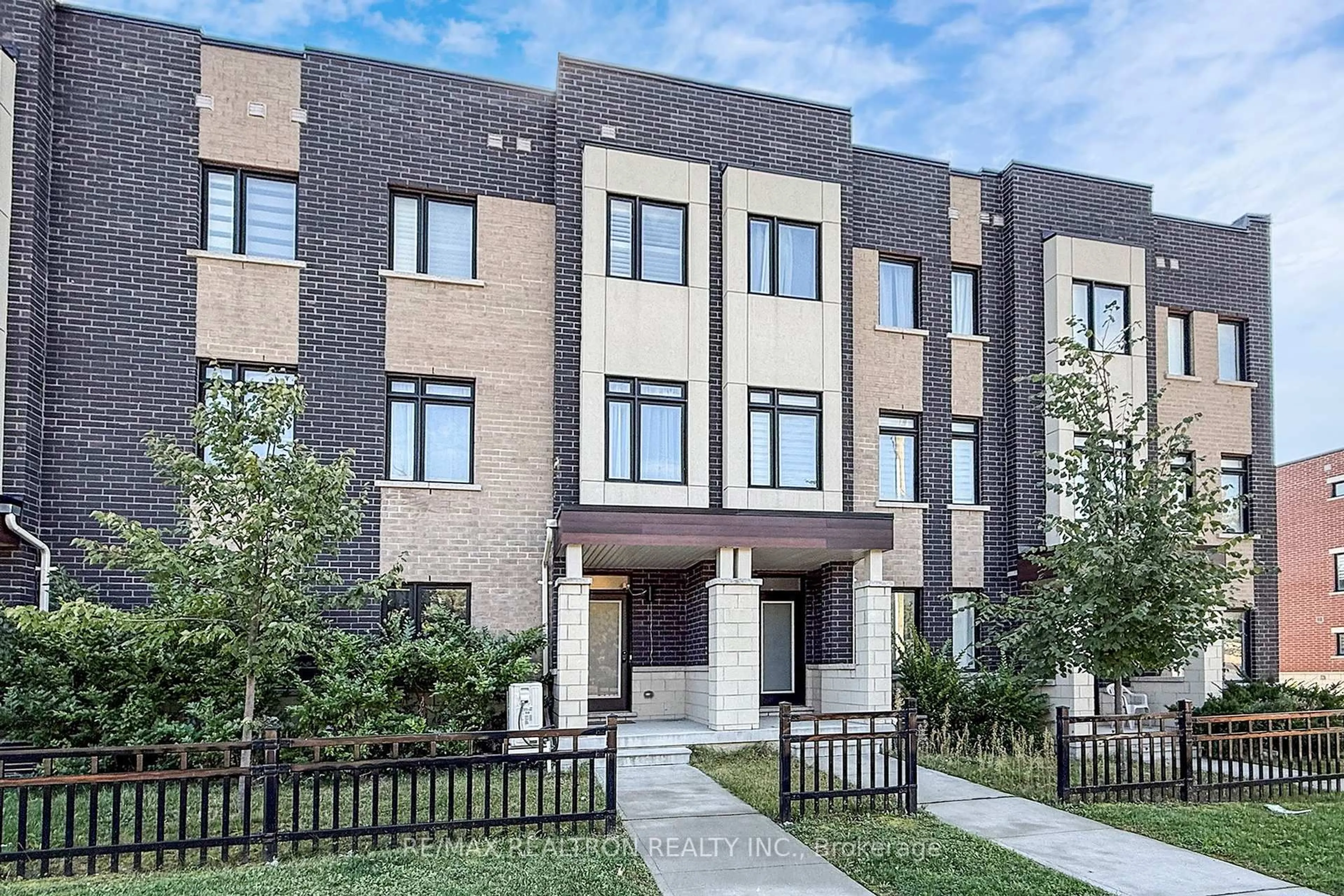 Home with brick exterior material, street for 1002 Kicking Horse Path, Oshawa Ontario L1J 0B4