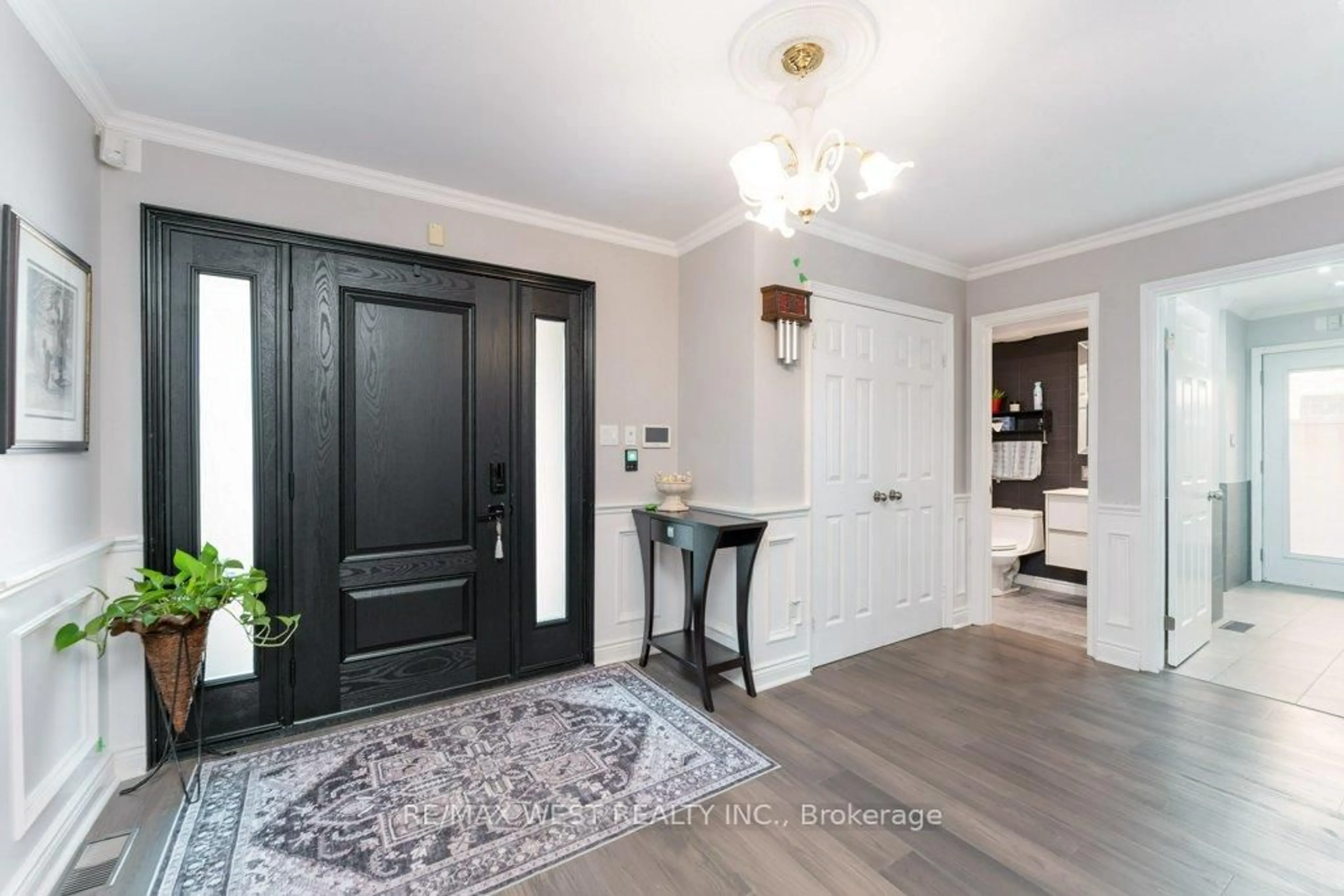Indoor entryway for 1879 New St, Pickering Ontario L1V 3L9