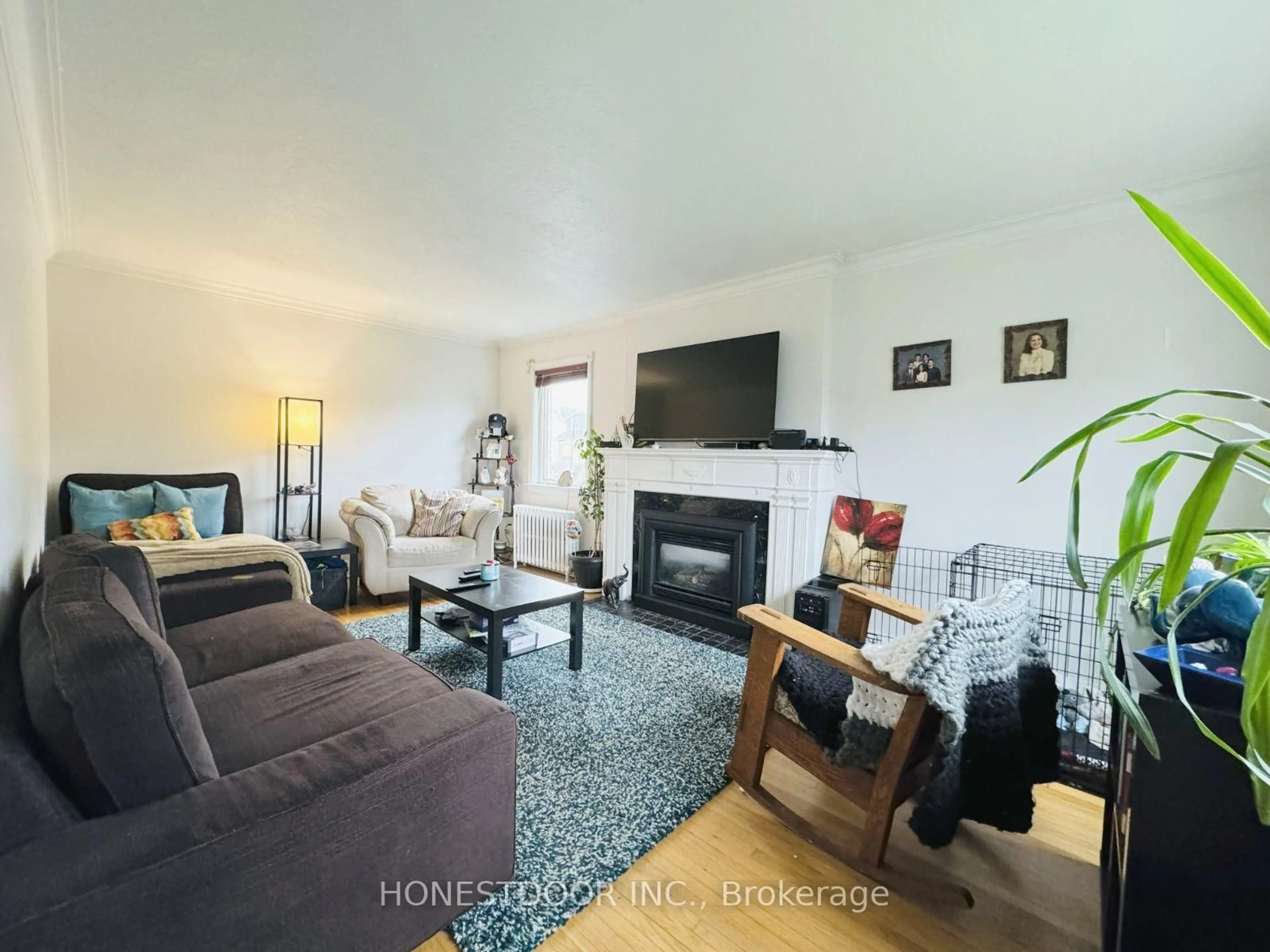 Living room with furniture, unknown for 1173 Broadview Ave, Toronto Ontario M4K 2S8