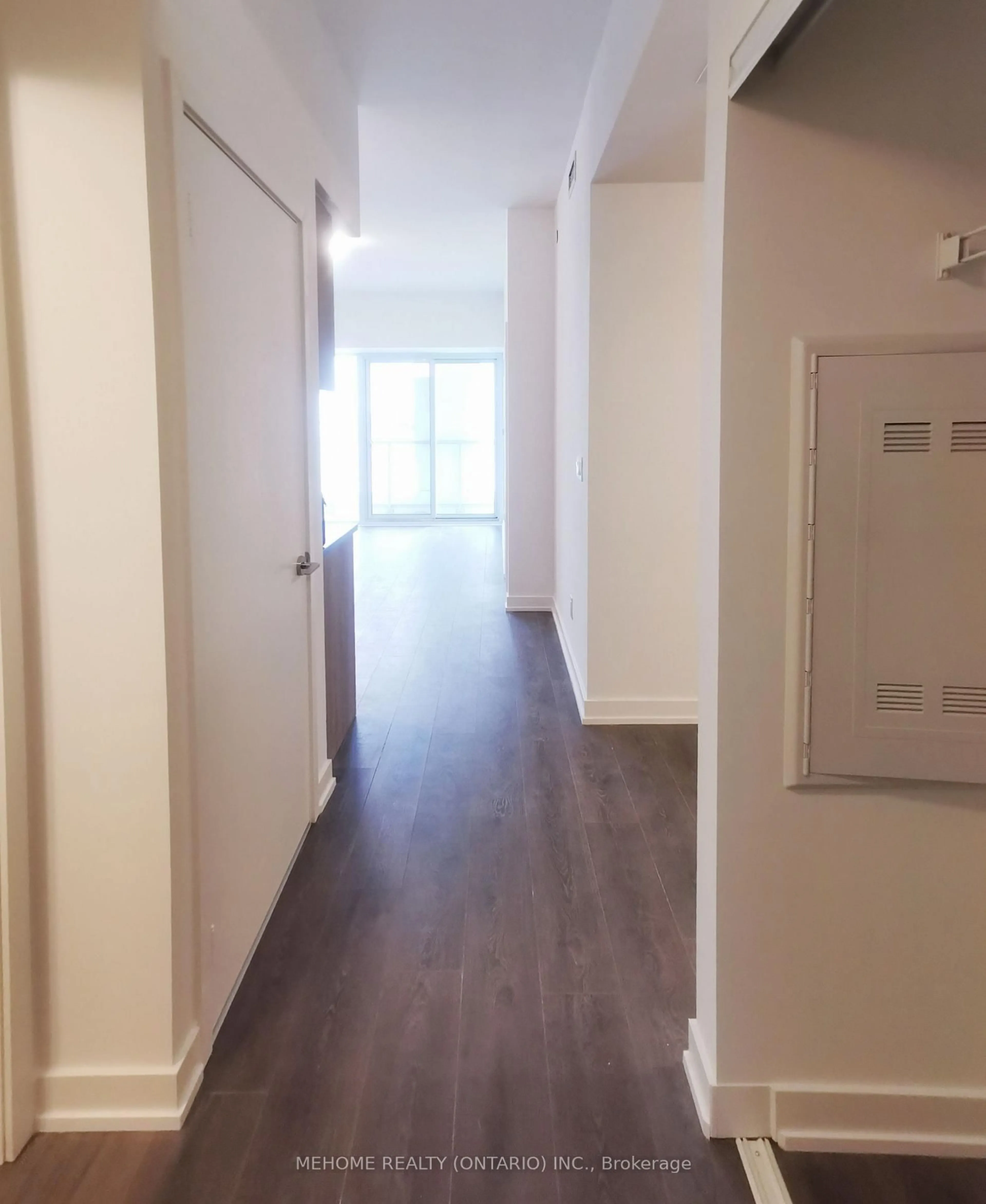 A pic of a room for 2033 Kennedy Rd #718, Toronto Ontario M1T 0V9