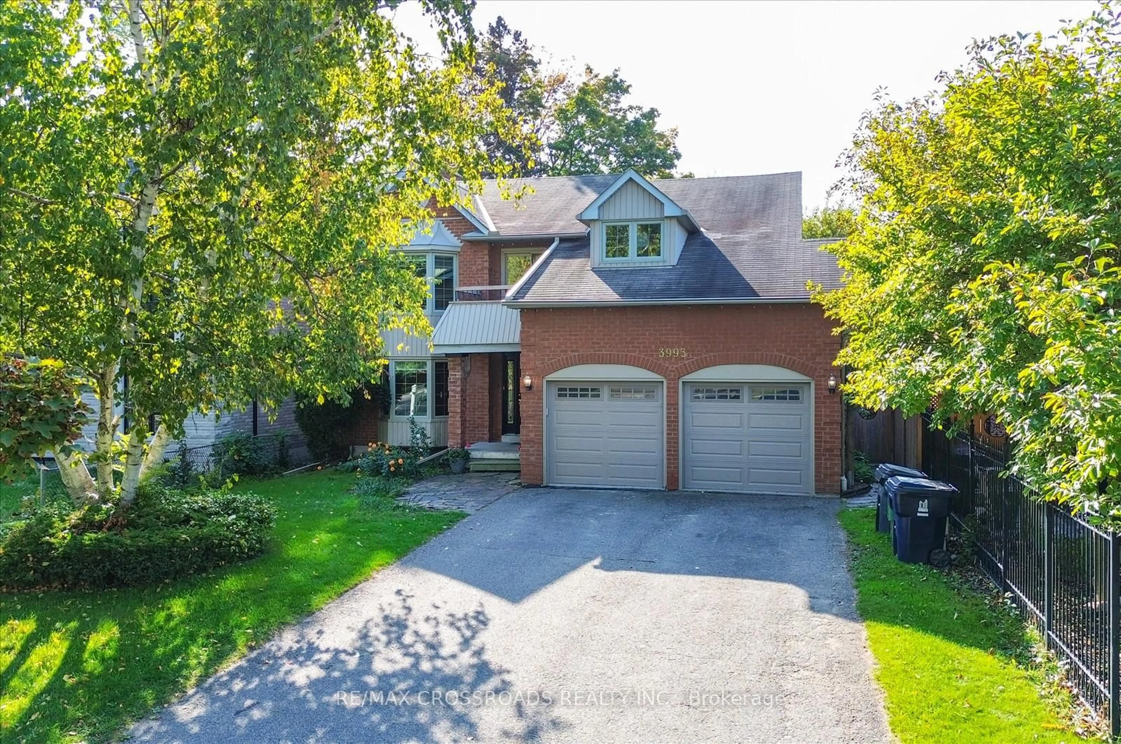 A pic from outside/outdoor area/front of a property/back of a property/a pic from drone, street for 3993 Ellesmere Rd, Toronto Ontario M1C 1J3