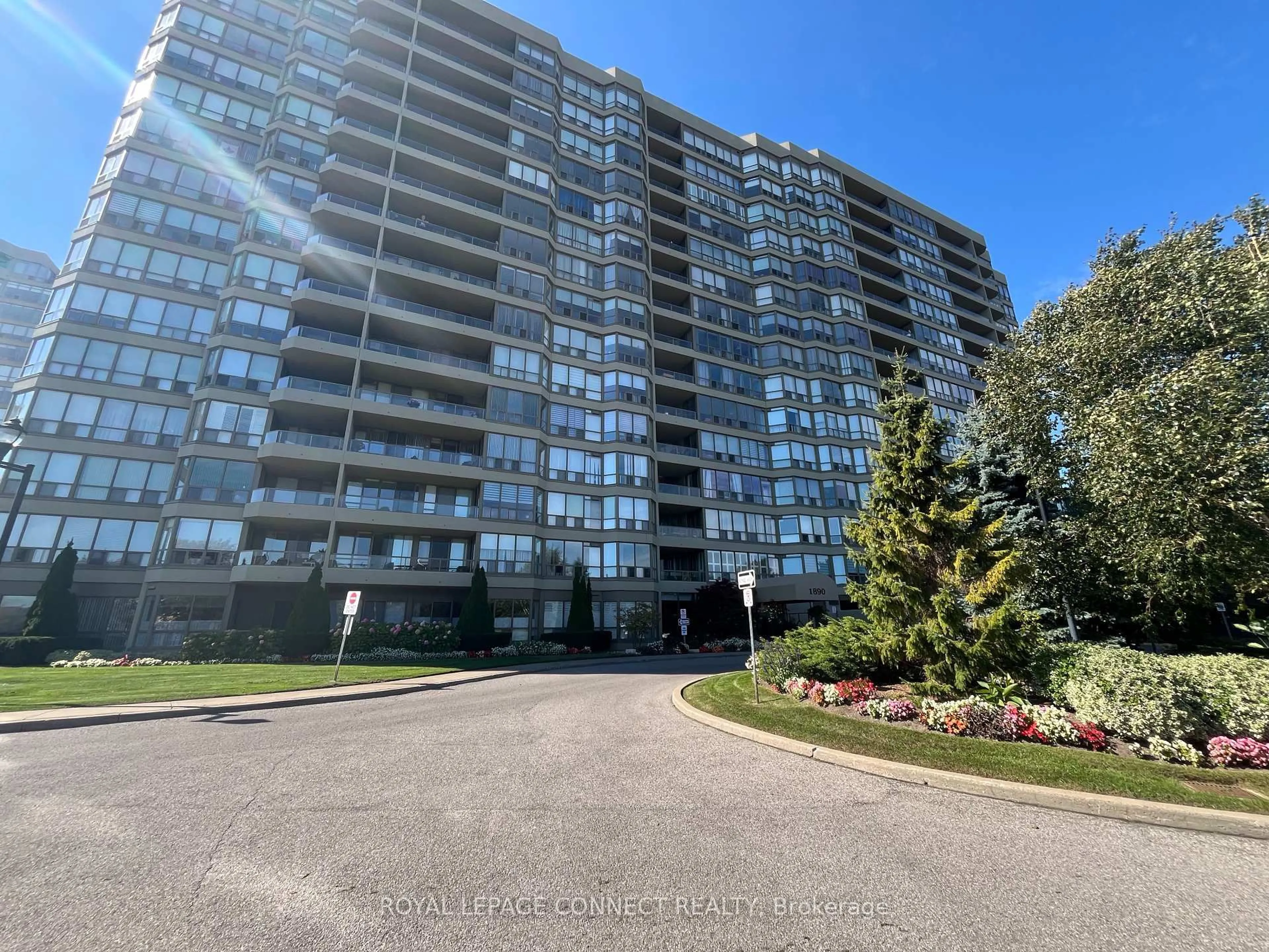 A pic from outside/outdoor area/front of a property/back of a property/a pic from drone, unknown for 1890 Valley Farm Rd #1516, Pickering Ontario L1V 6B4