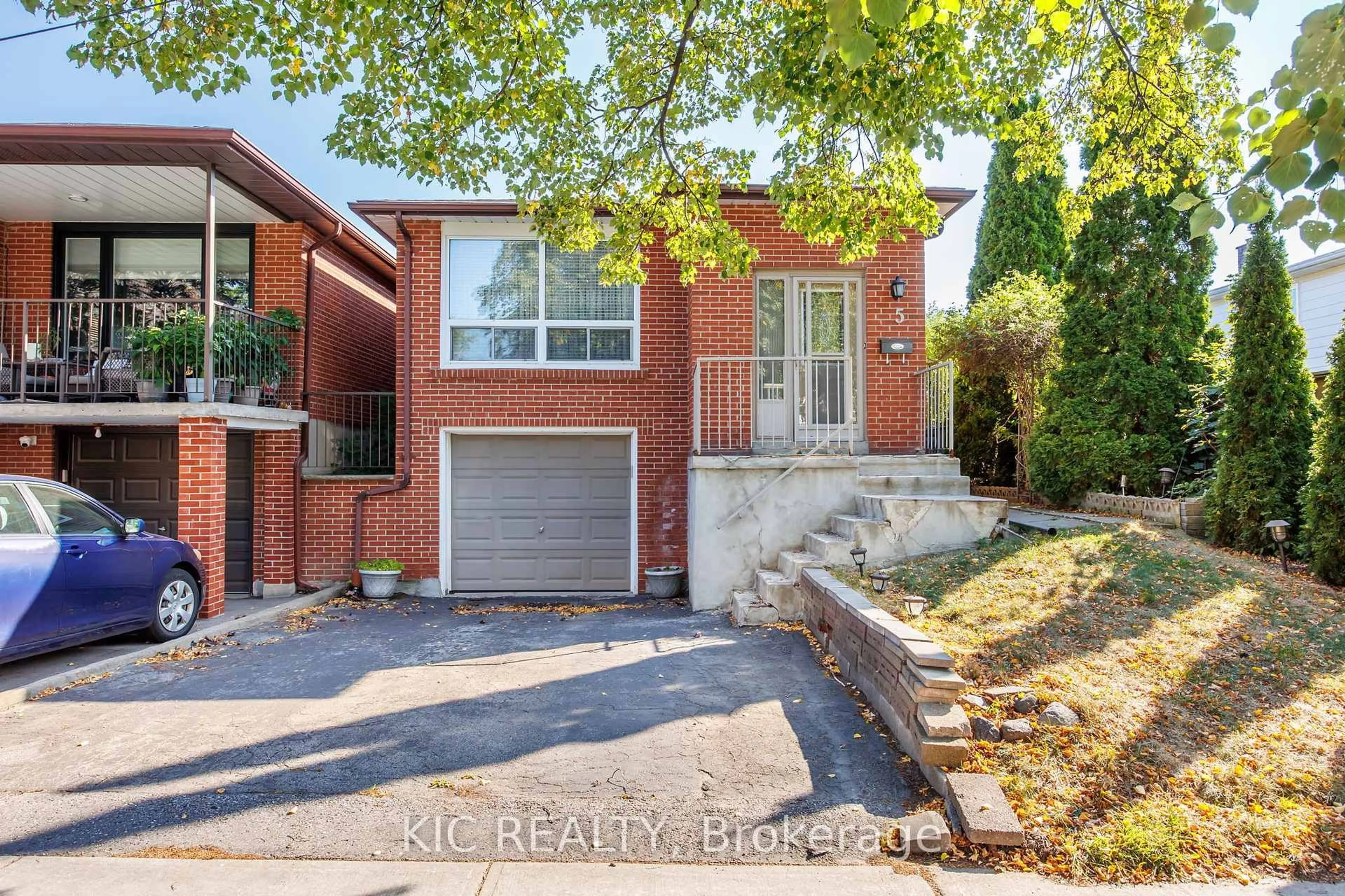Home with brick exterior material, street for 5 Thistlewaite Cres, Toronto Ontario M1S 3Y8