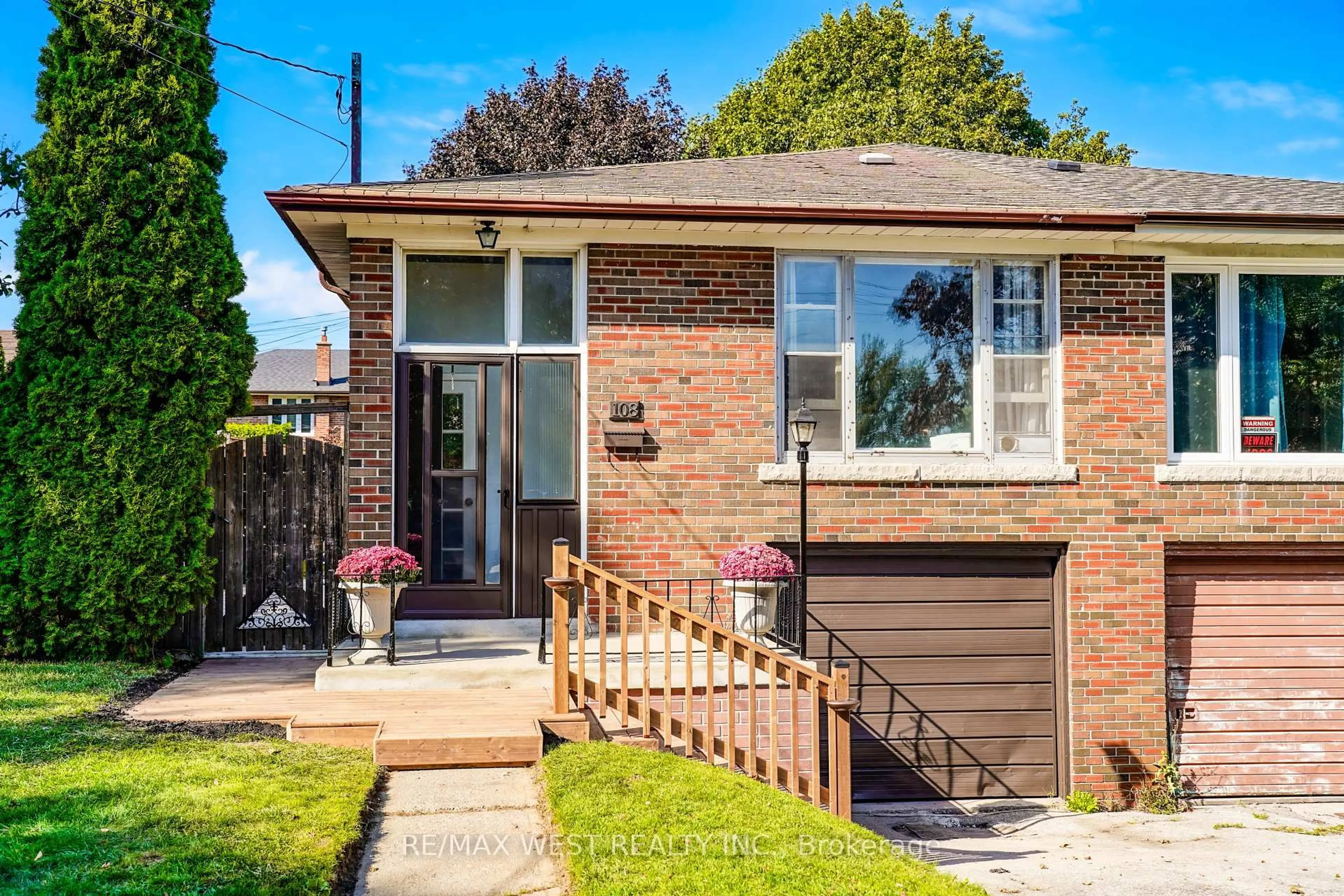 Home with brick exterior material, street for 108 Pandora Circ, Toronto Ontario M1H 1V9