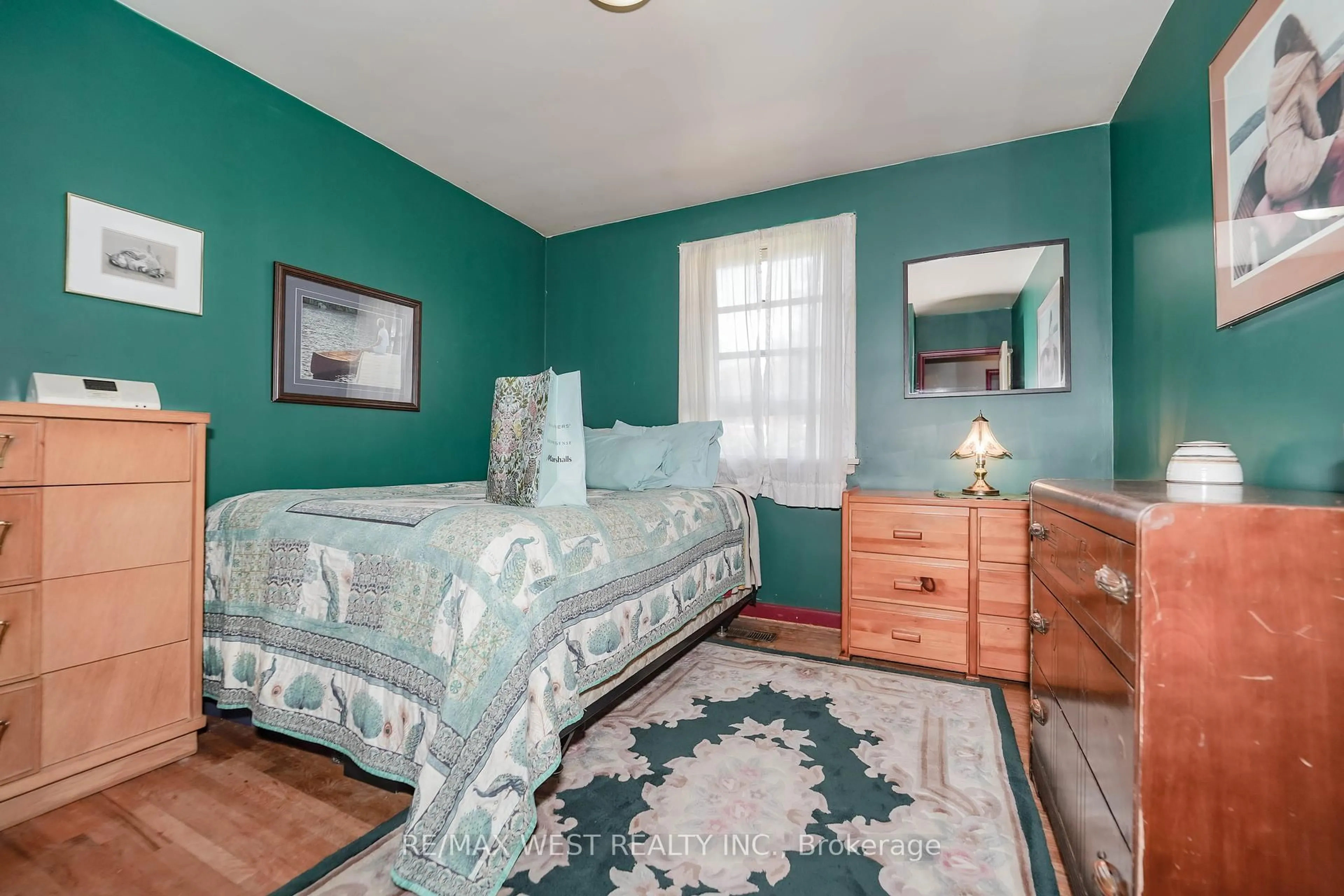 Bedroom with bed, unknown for 108 Pandora Circ, Toronto Ontario M1H 1V9