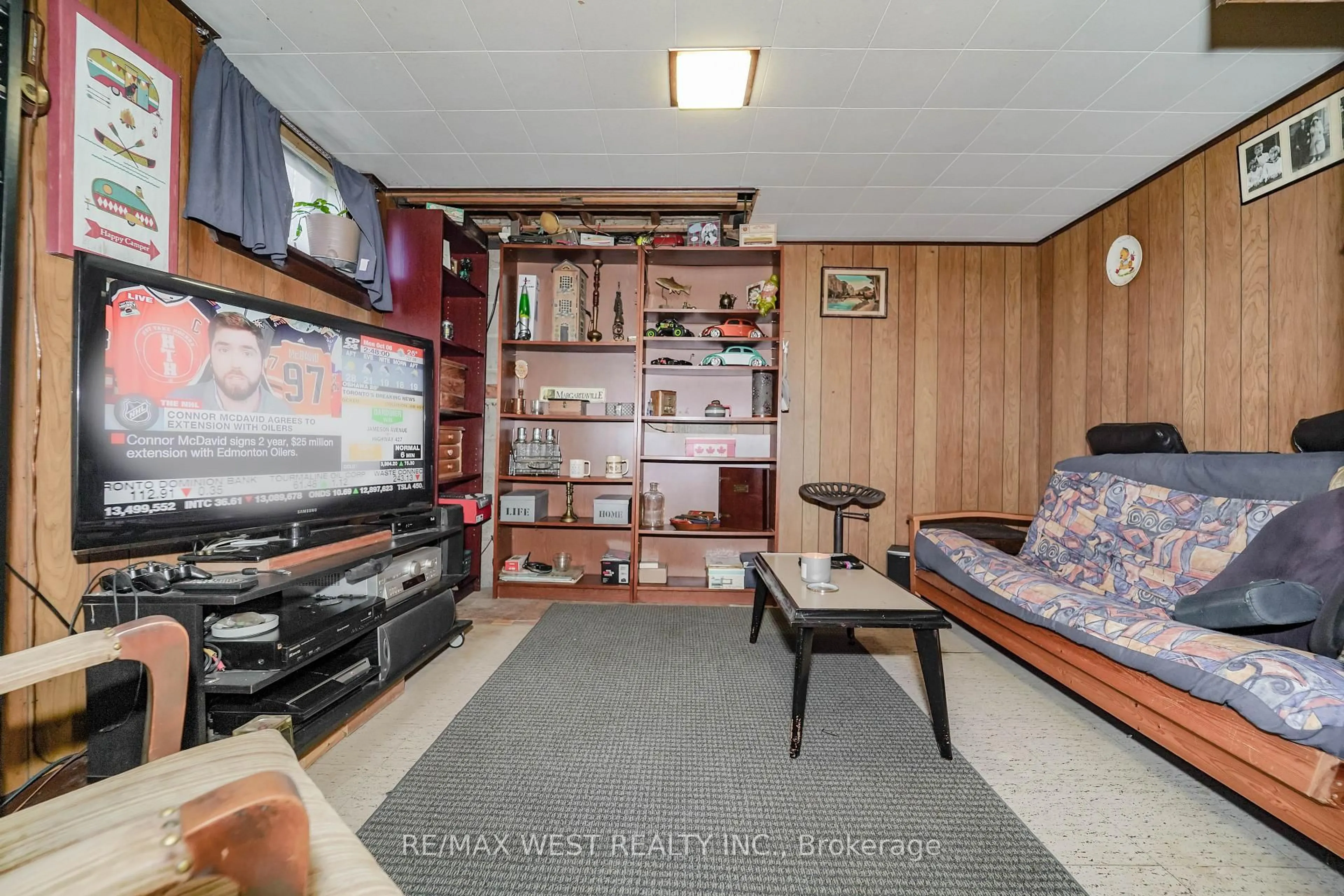 Home theater for 108 Pandora Circ, Toronto Ontario M1H 1V9