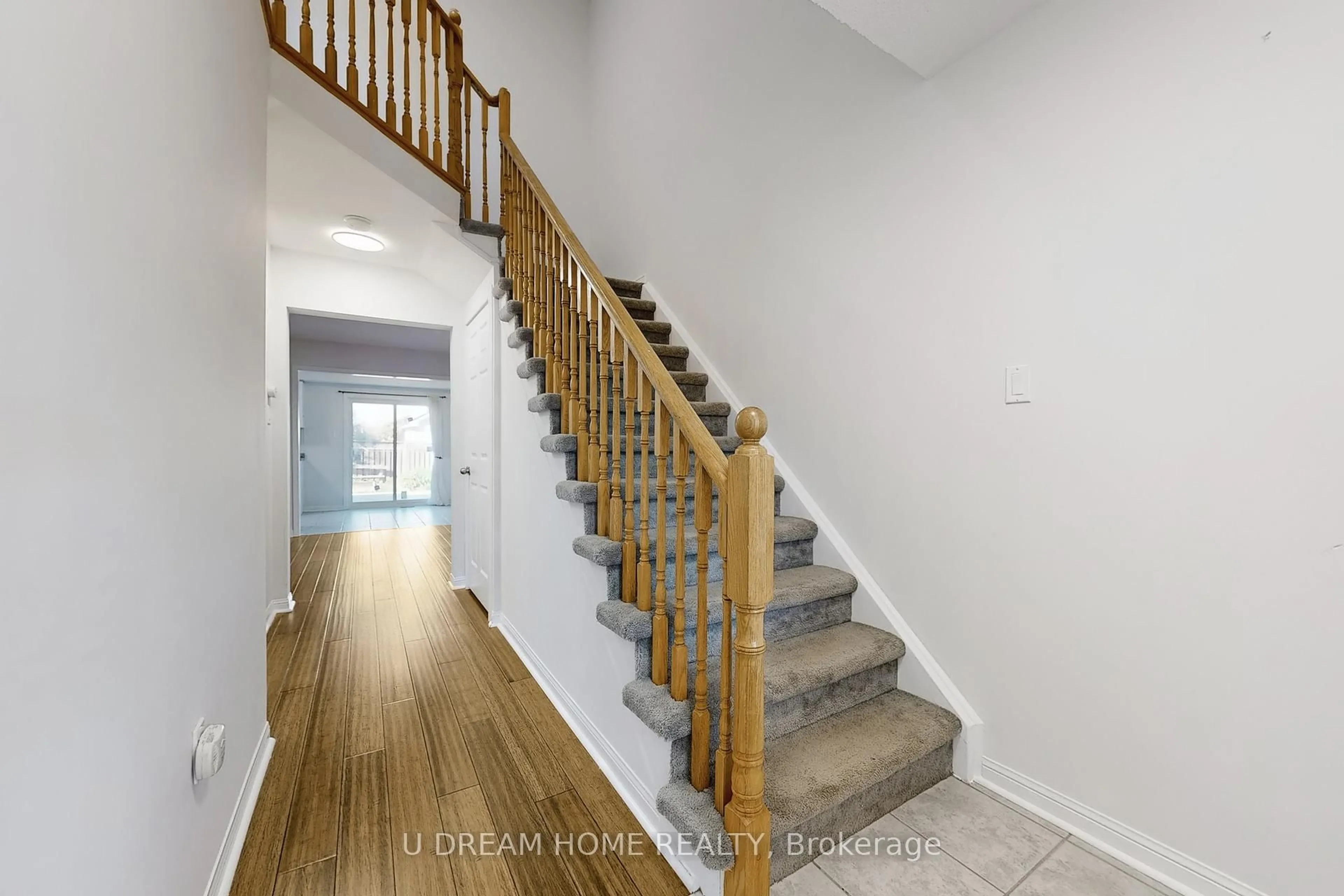 Unknown for 55 Catkins Cres, Whitby Ontario L1R 2Z8