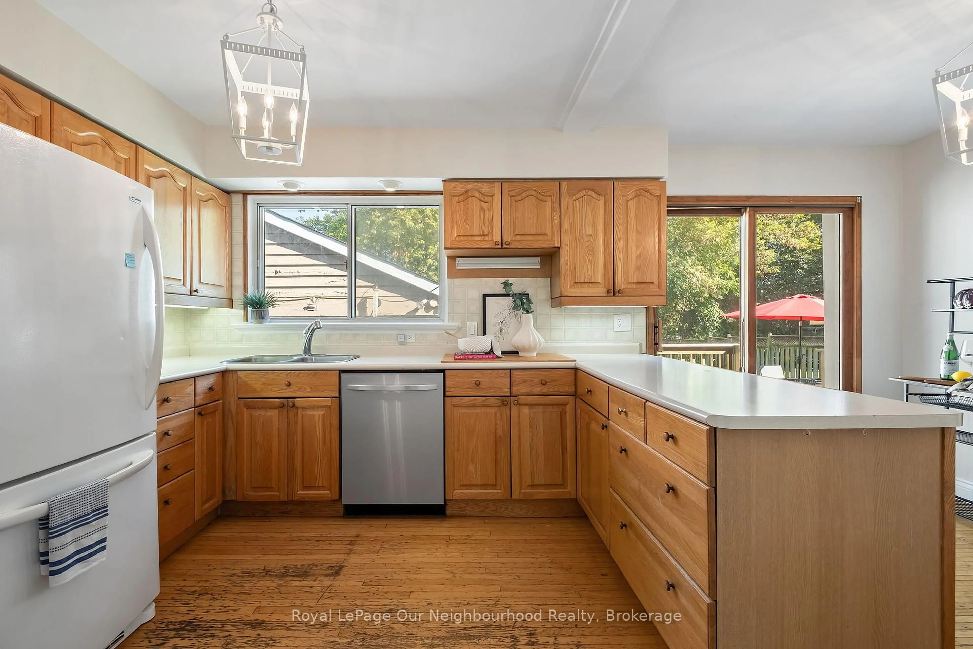 Open concept kitchen, unknown for 205 Lee Ave, Whitby Ontario L1N 5L3