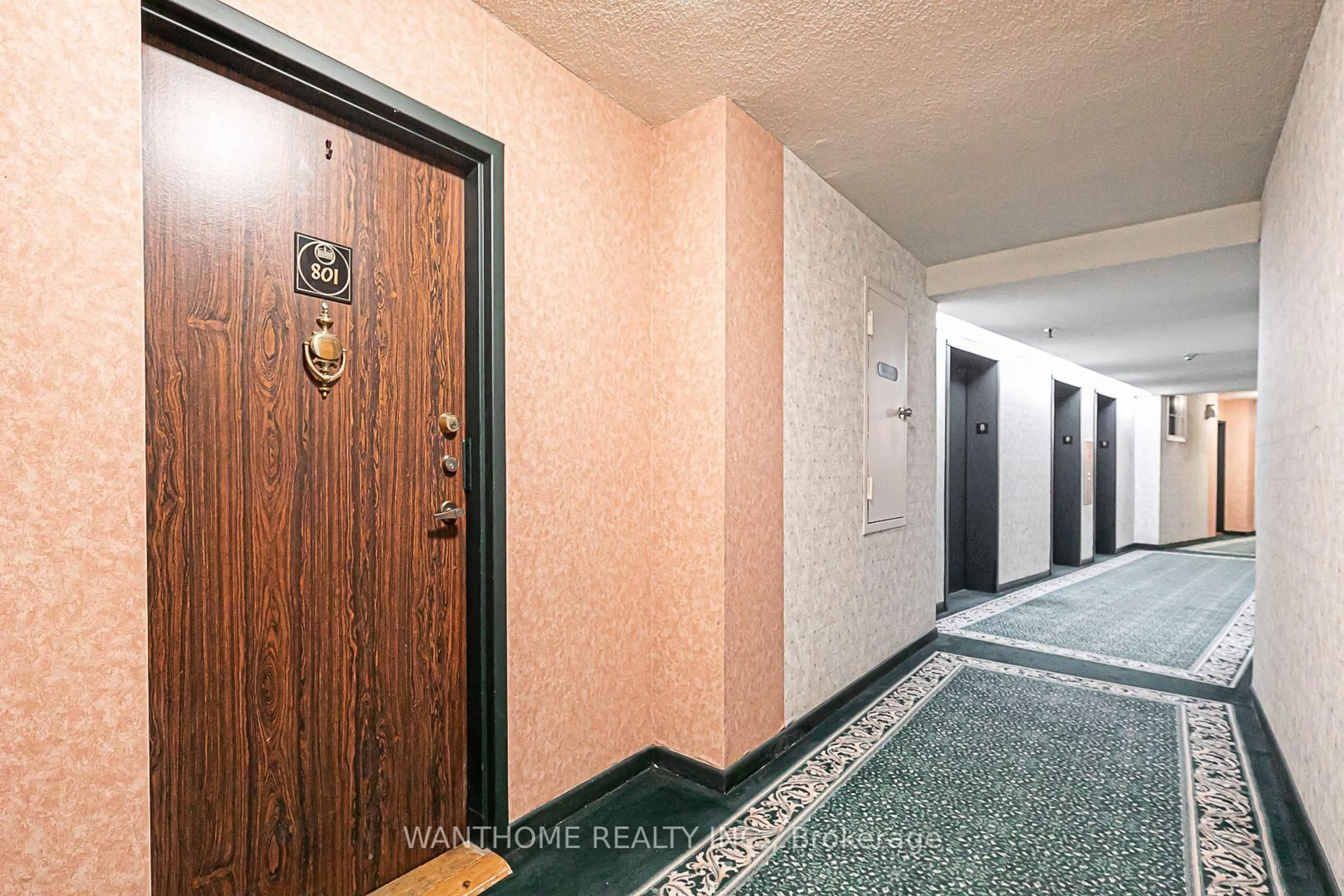 Indoor foyer for 2365 Kennedy Rd #801, Toronto Ontario M1T 3S6