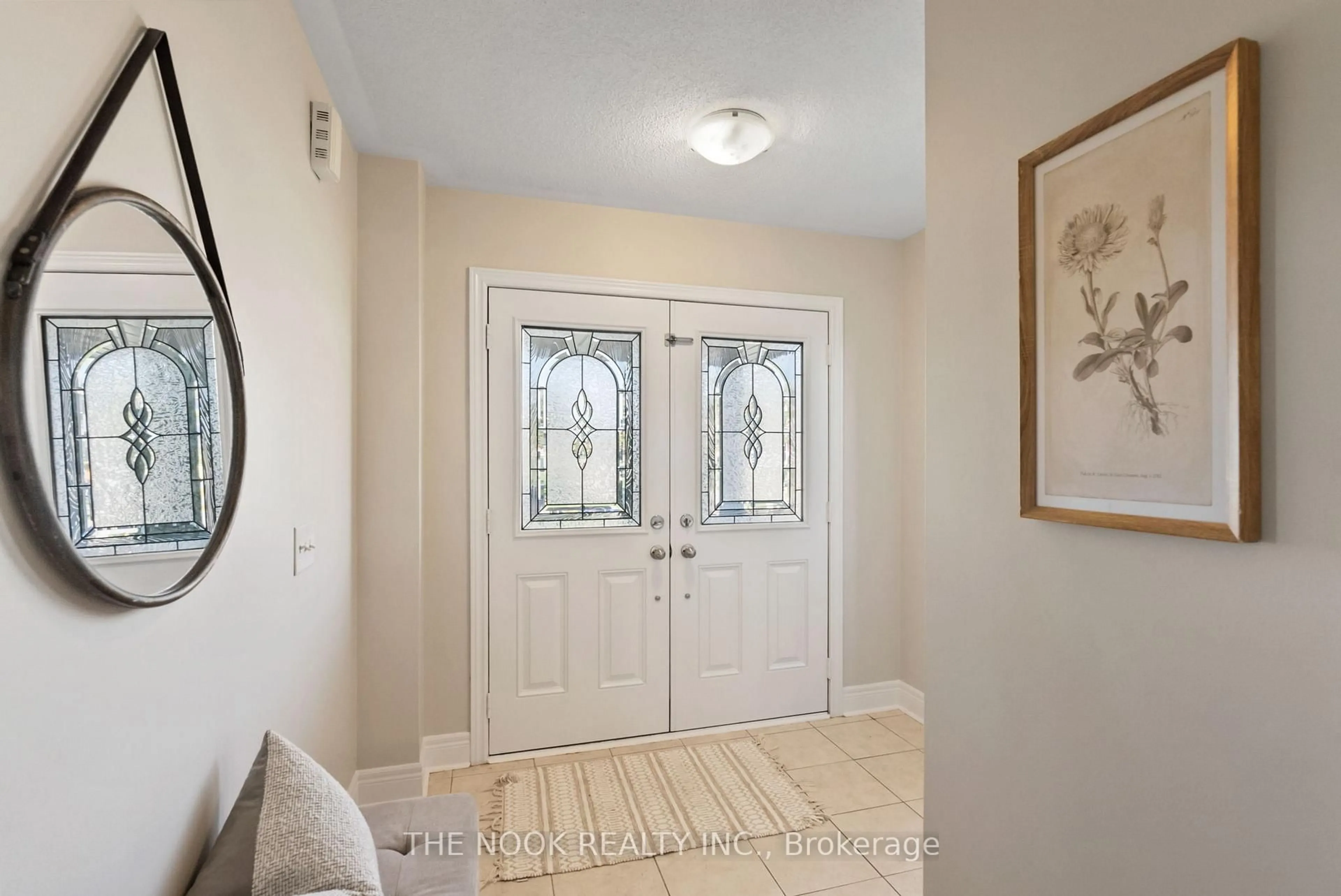 Indoor entryway for 93 Dewell Cres, Clarington Ontario L1E 0B8