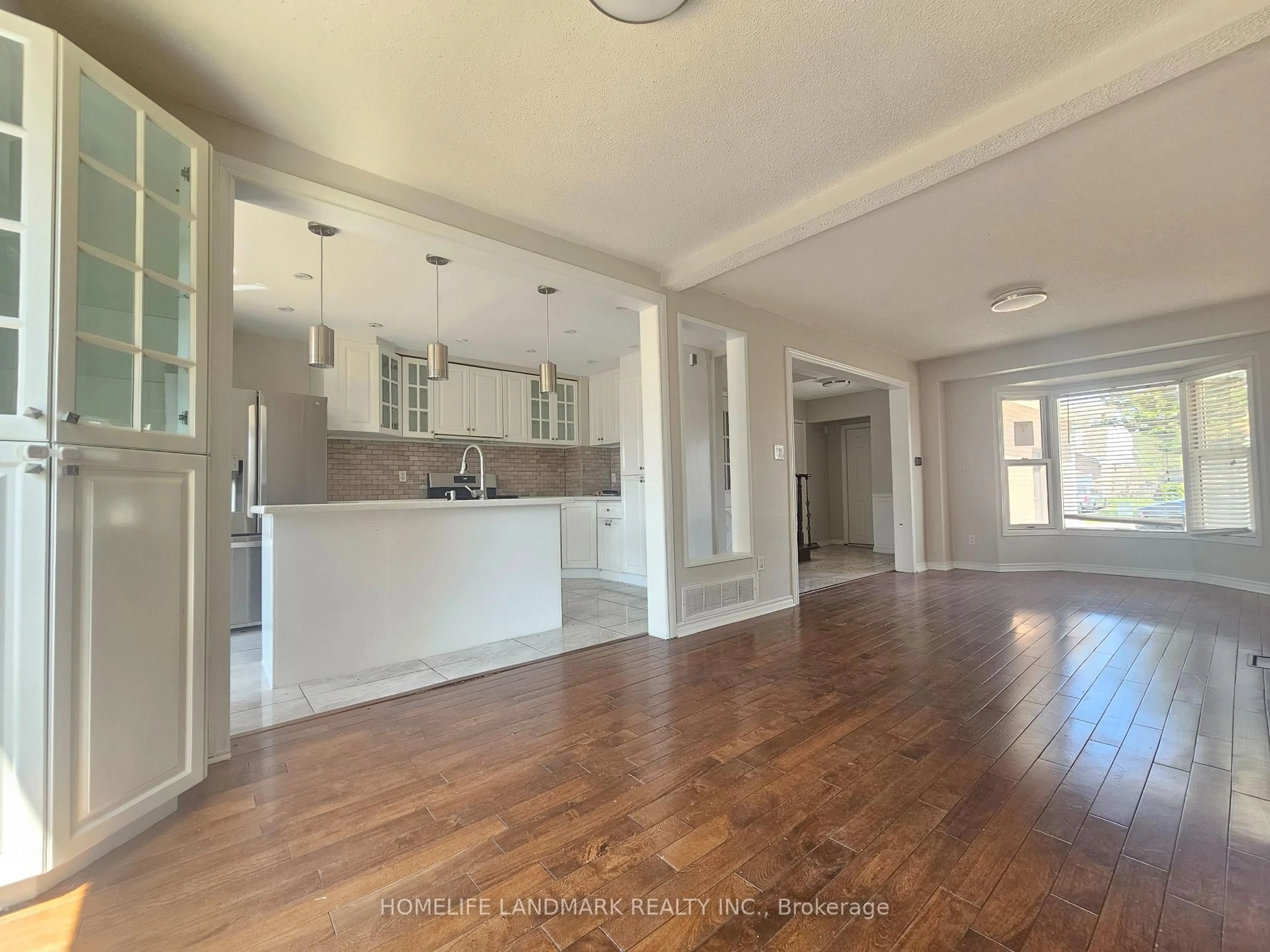 Open concept kitchen, unknown for 796 Bennett Cres, Oshawa Ontario L1K 1T5