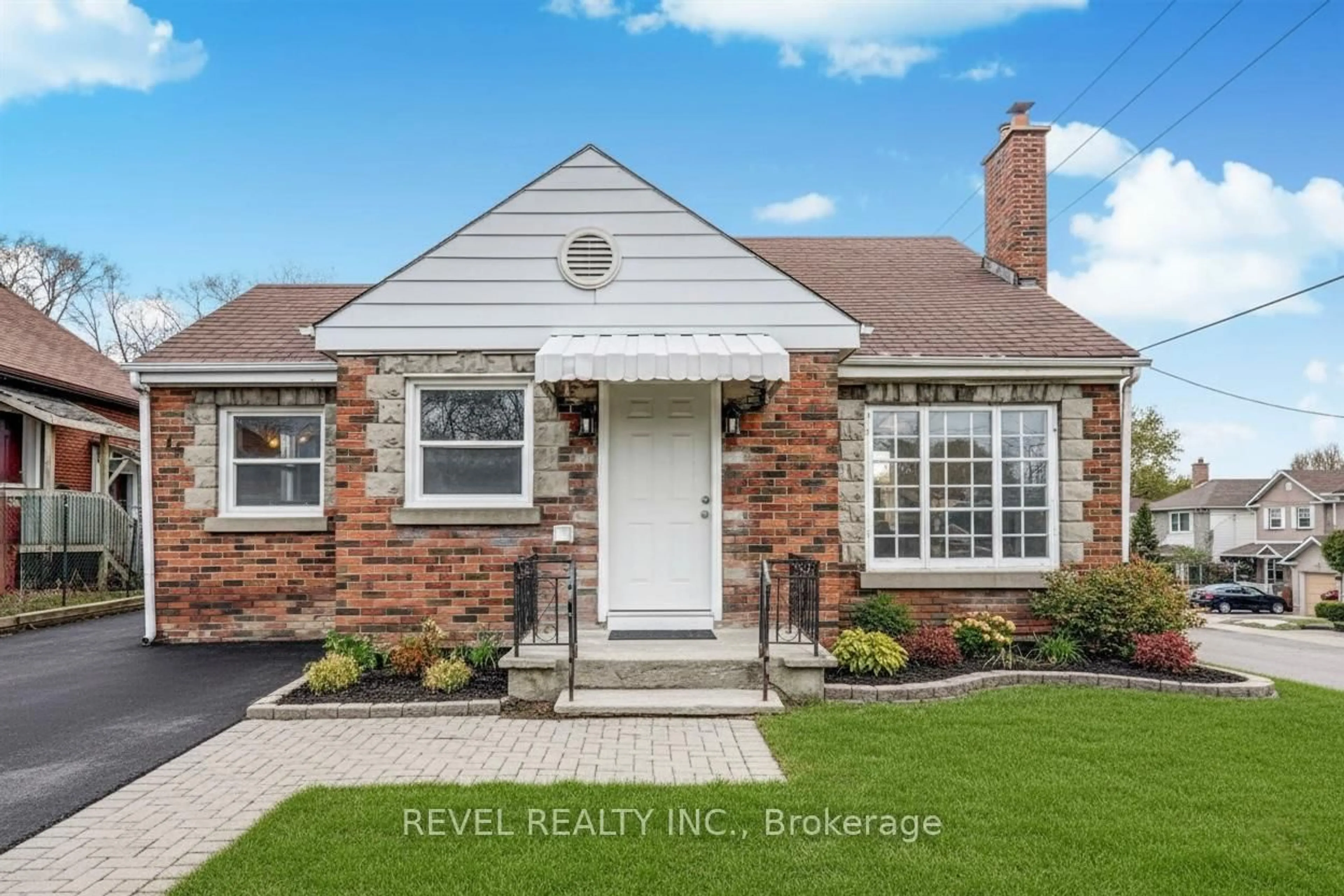 Home with brick exterior material, street for 45 Fairbanks St, Oshawa Ontario L1H 2L7