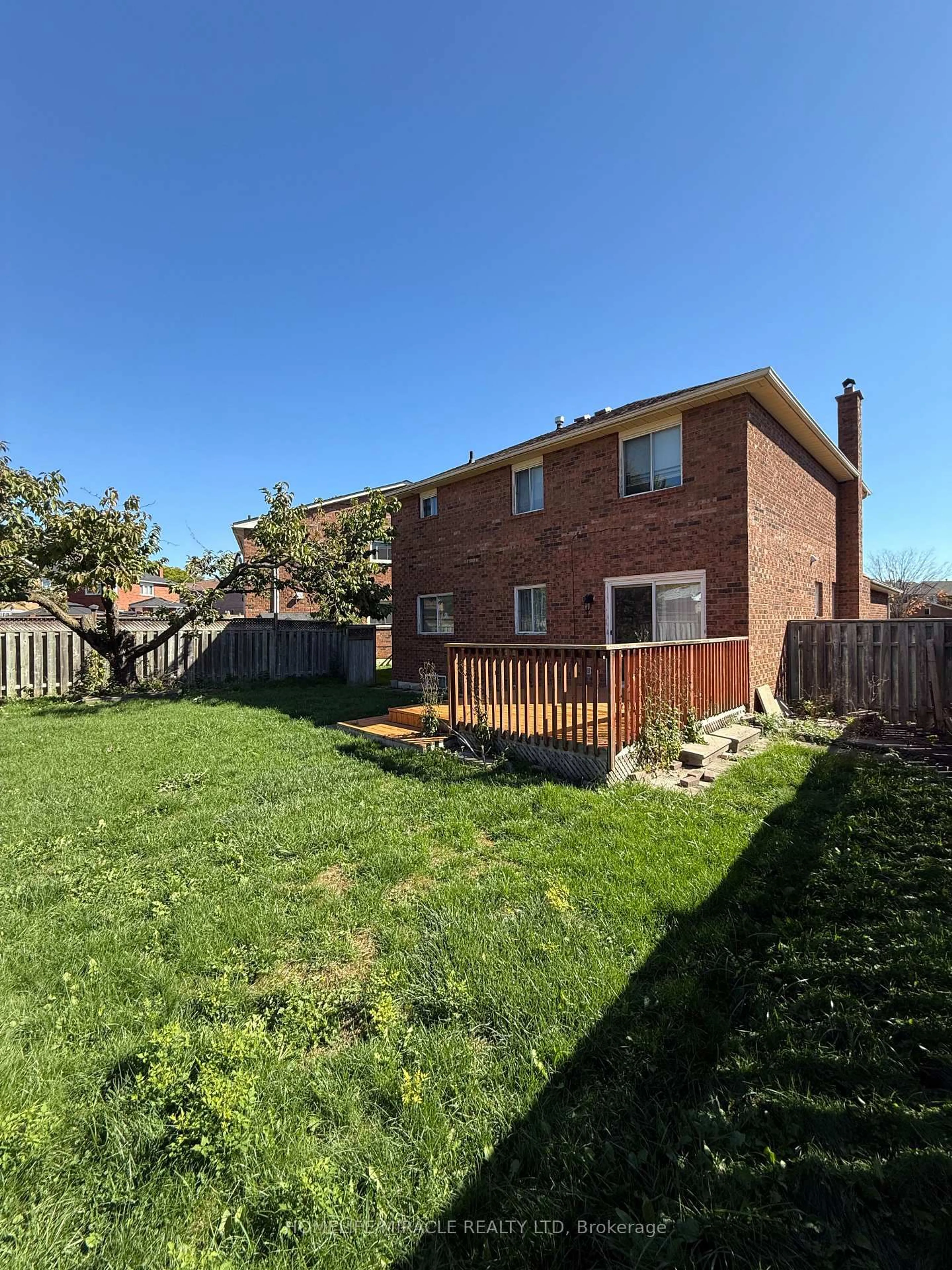 Unknown for 580 Daylight Cres, Pickering Ontario L1V 6A9