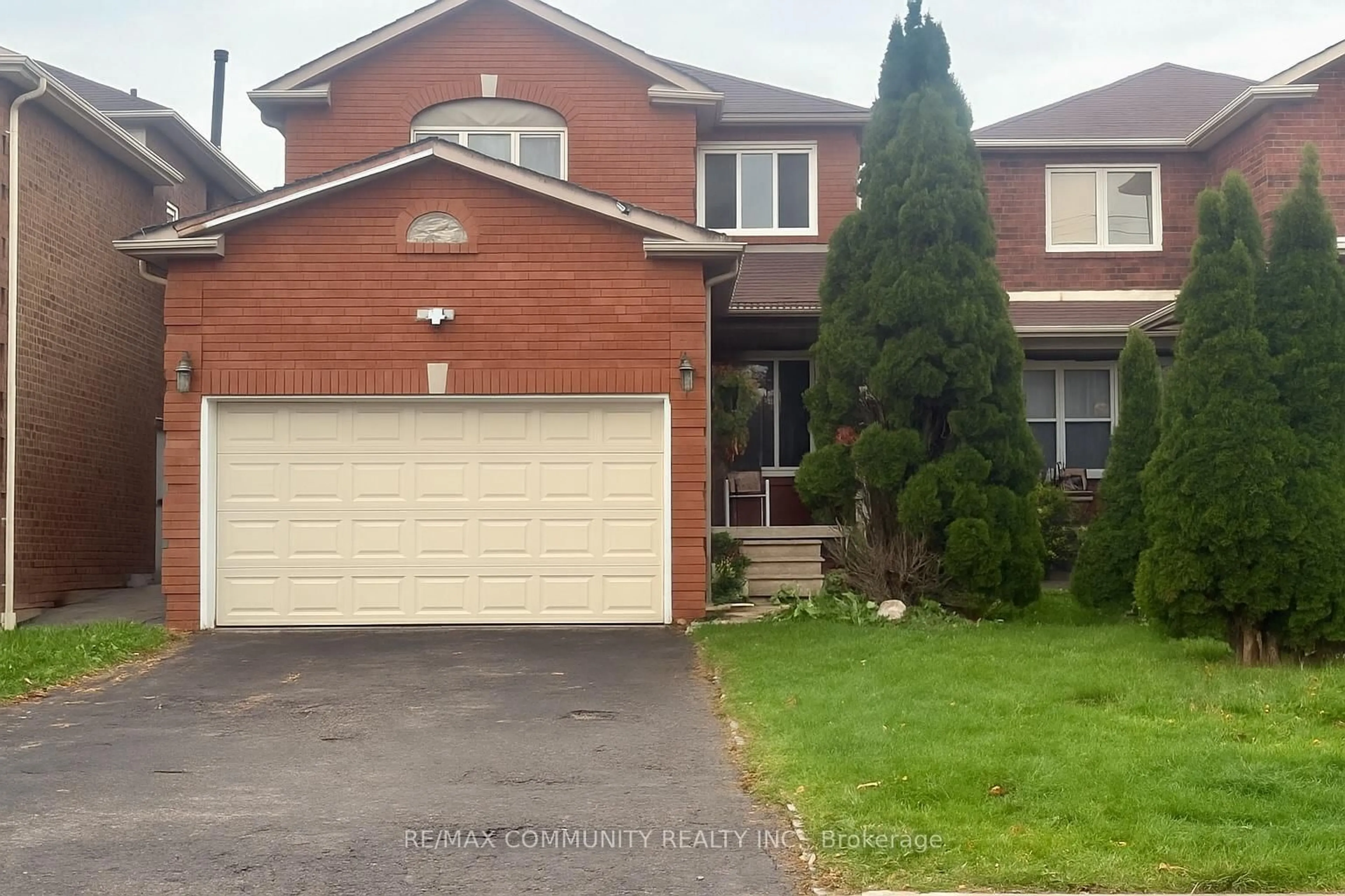 Home with brick exterior material, street for 40 Furrow Dr, Whitby Ontario L1R 1Y6