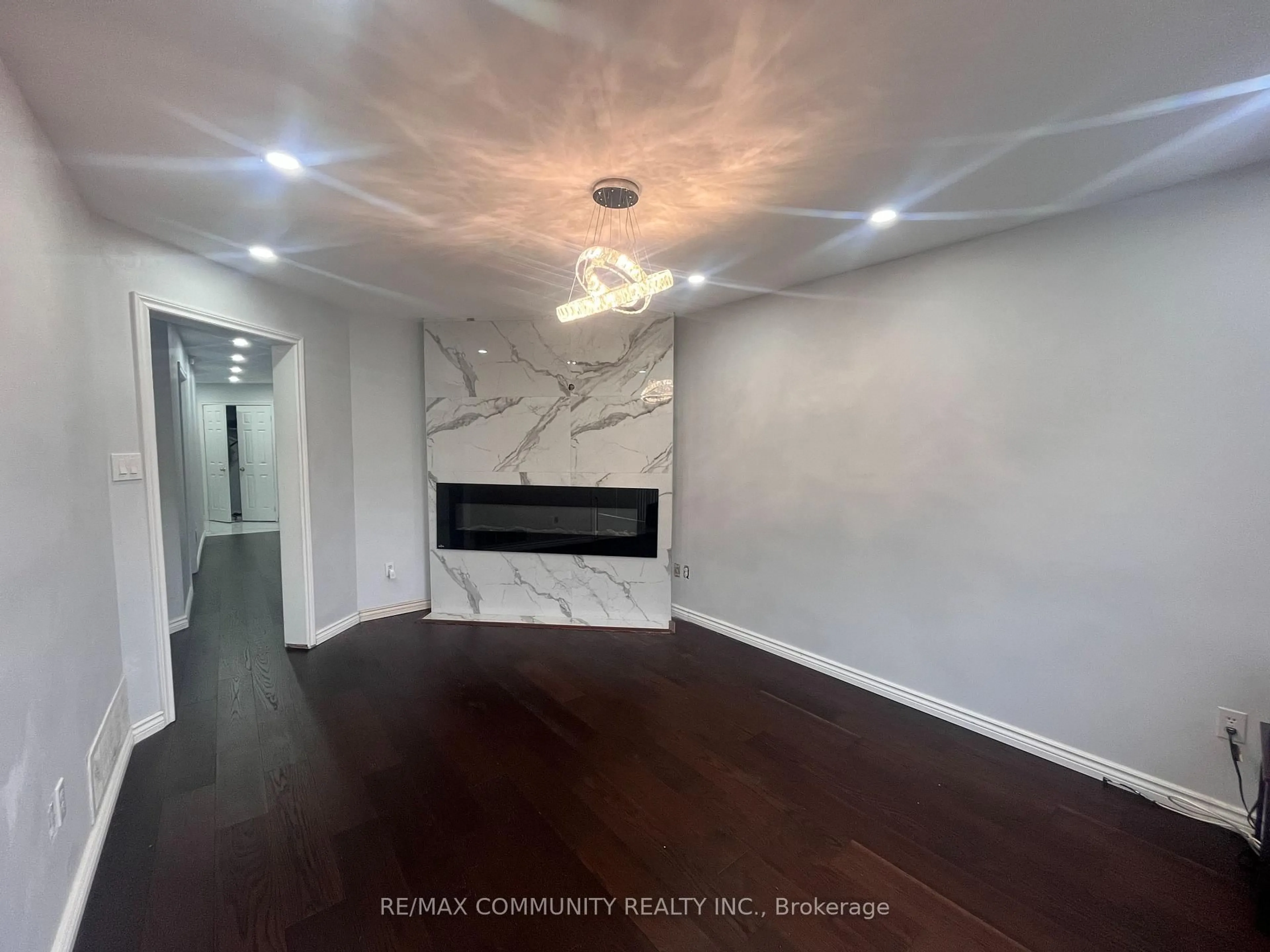 A pic of a room for 40 Furrow Dr, Whitby Ontario L1R 1Y6