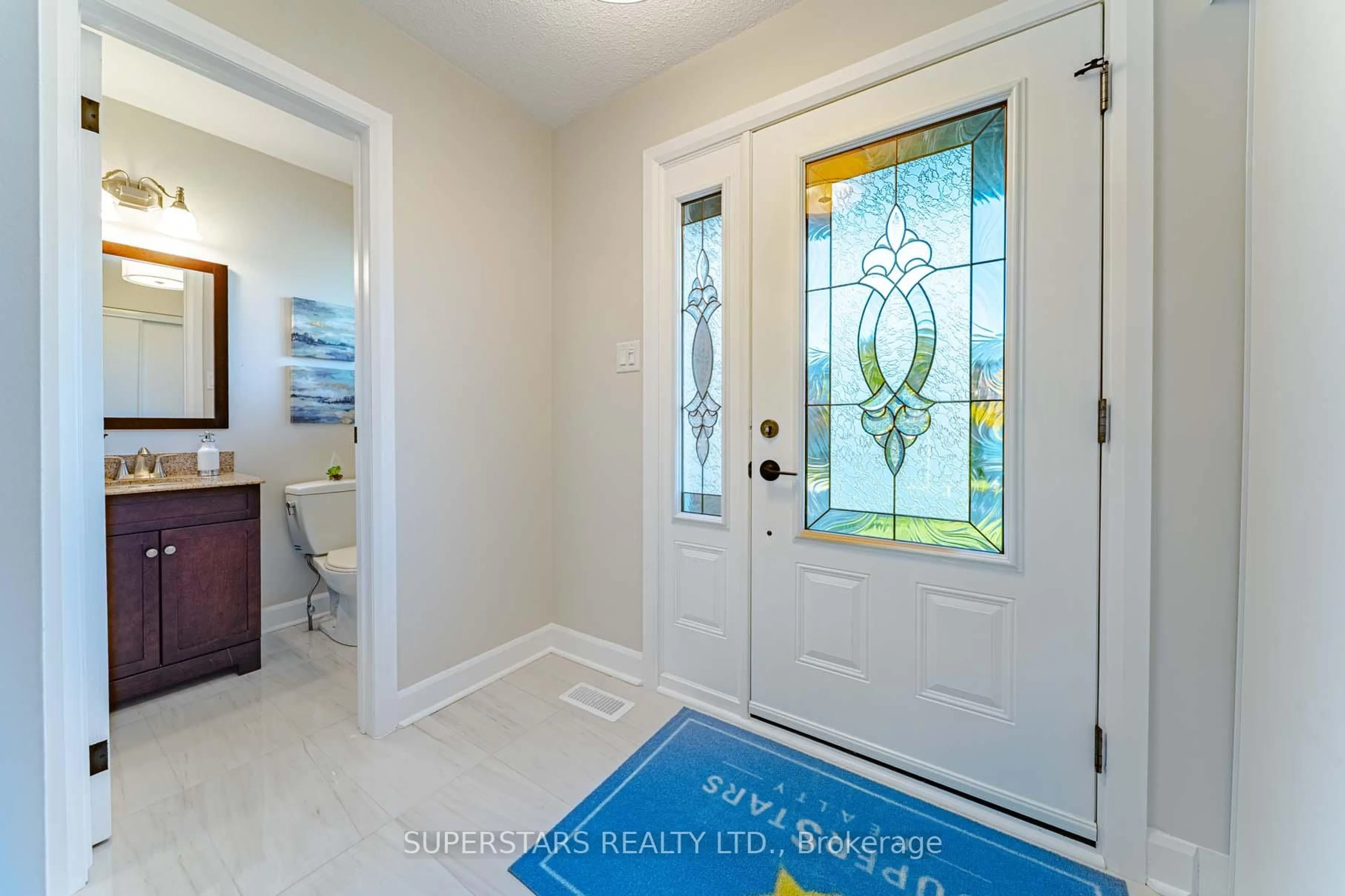 Indoor entryway for 193 Carolbreen Sq, Toronto Ontario M1V 1J1