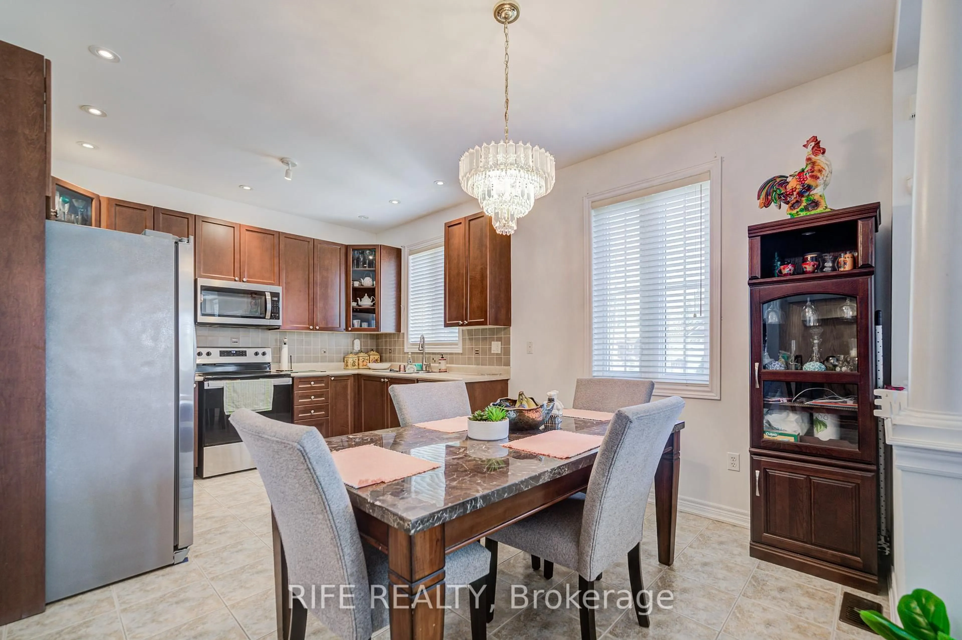 Open concept kitchen, ceramic/tile floor for 106 Craggview Dr, Toronto Ontario M1E 2L8