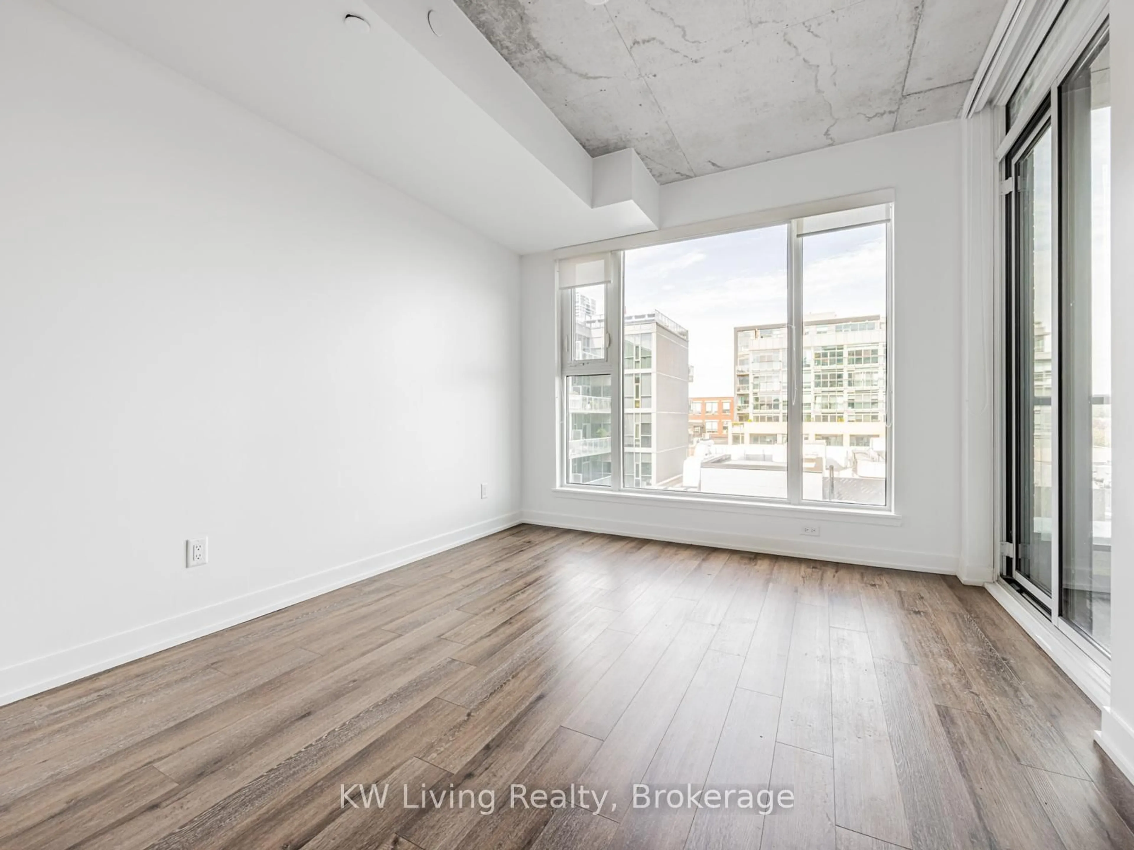 A pic of a room for 30 Baseball Pl #621, Toronto Ontario M4M 0E8