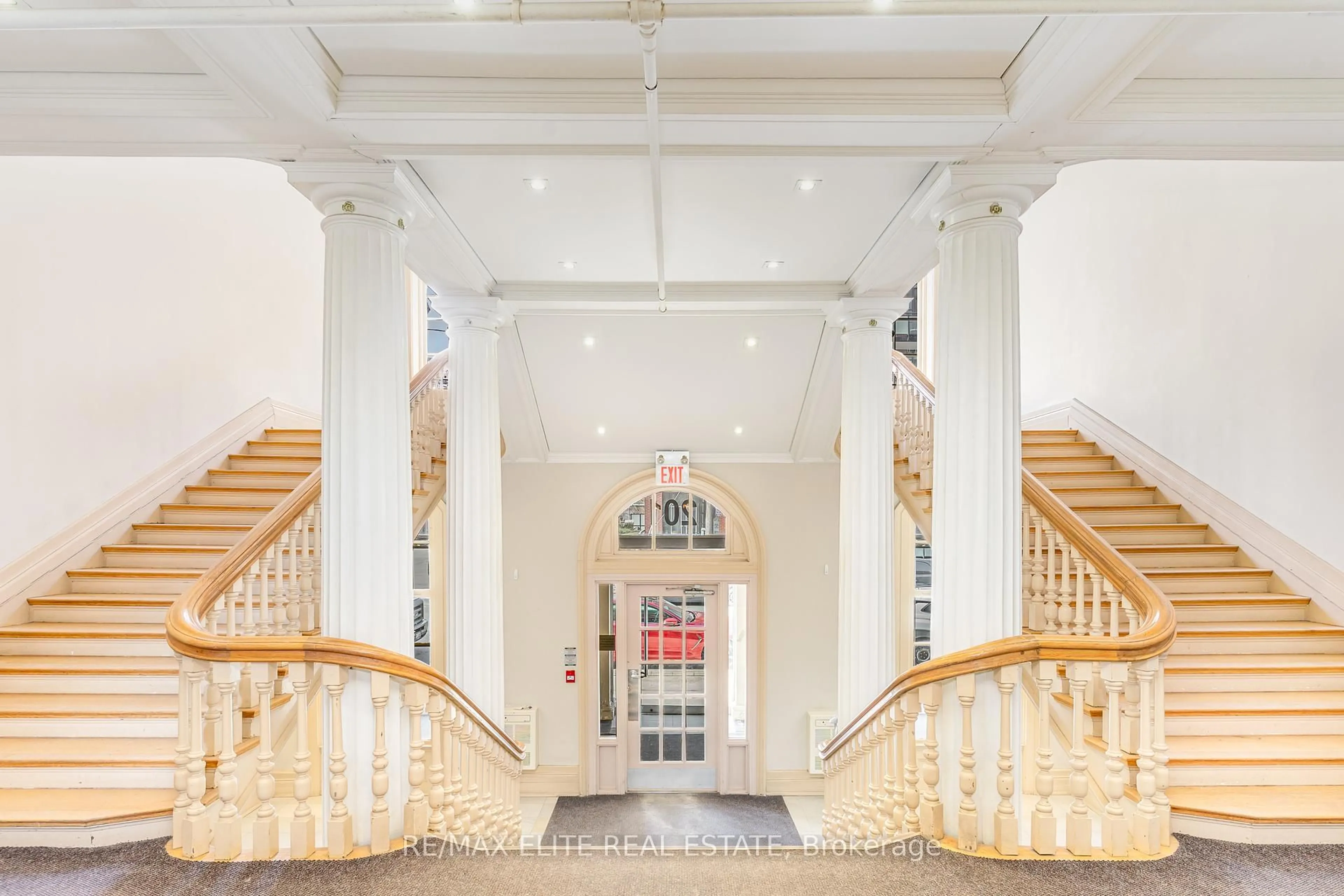 Indoor foyer for 201 Carlaw Ave #412, Toronto Ontario M4M 2S3