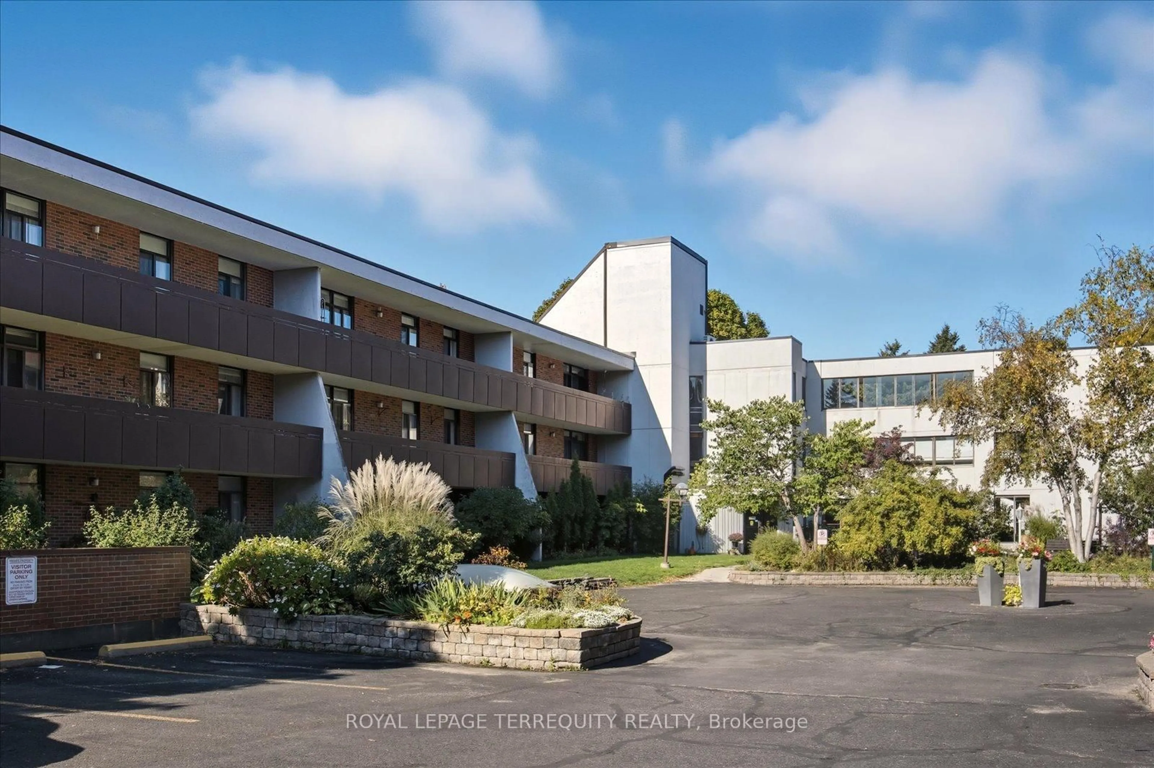 A pic from outside/outdoor area/front of a property/back of a property/a pic from drone, mountain view for 50 Old Kingston Rd #5-209, Toronto Ontario M1E 3J5