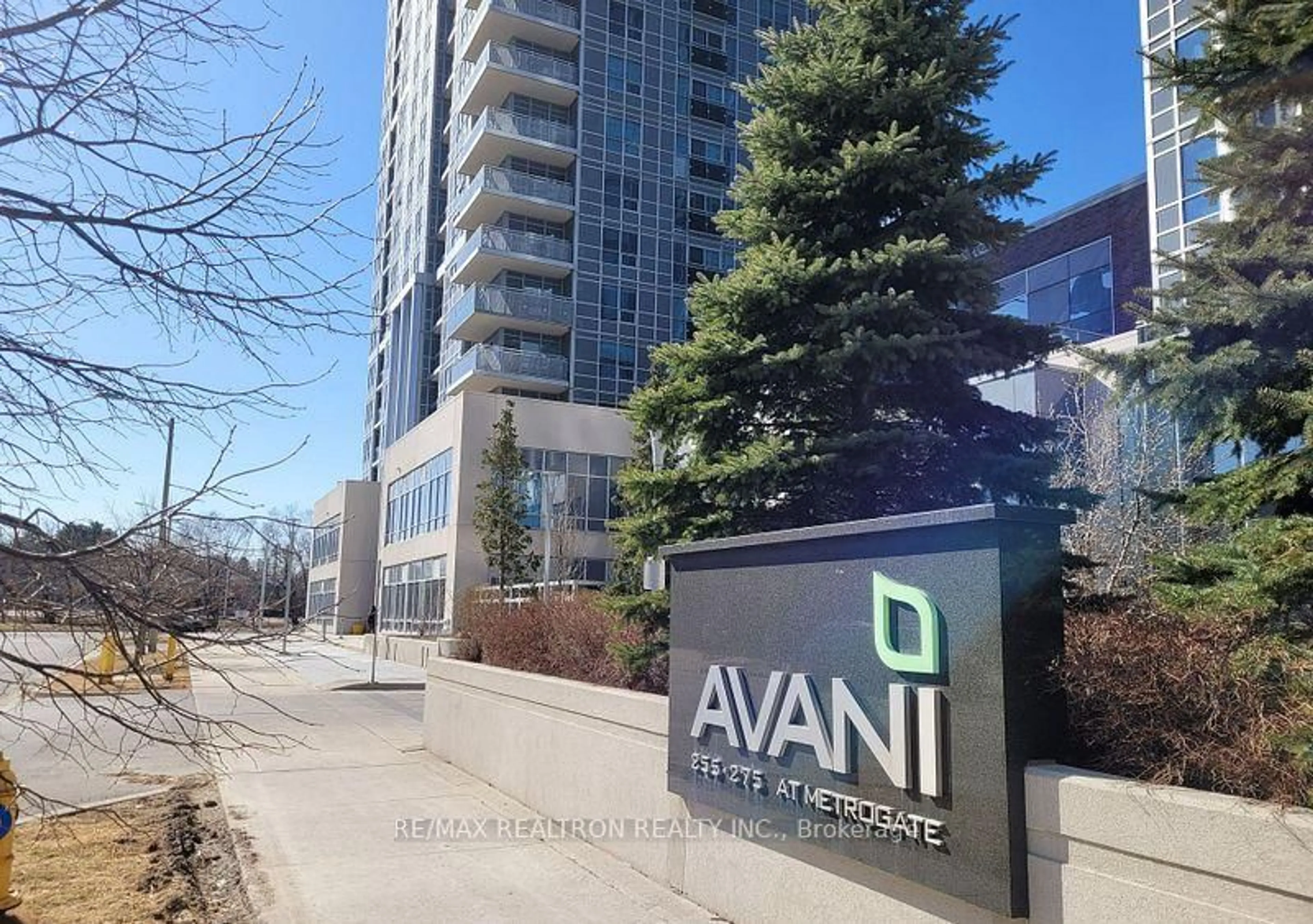 Indoor foyer for 275 Village Green Sq #325, Toronto Ontario M1S 0L8