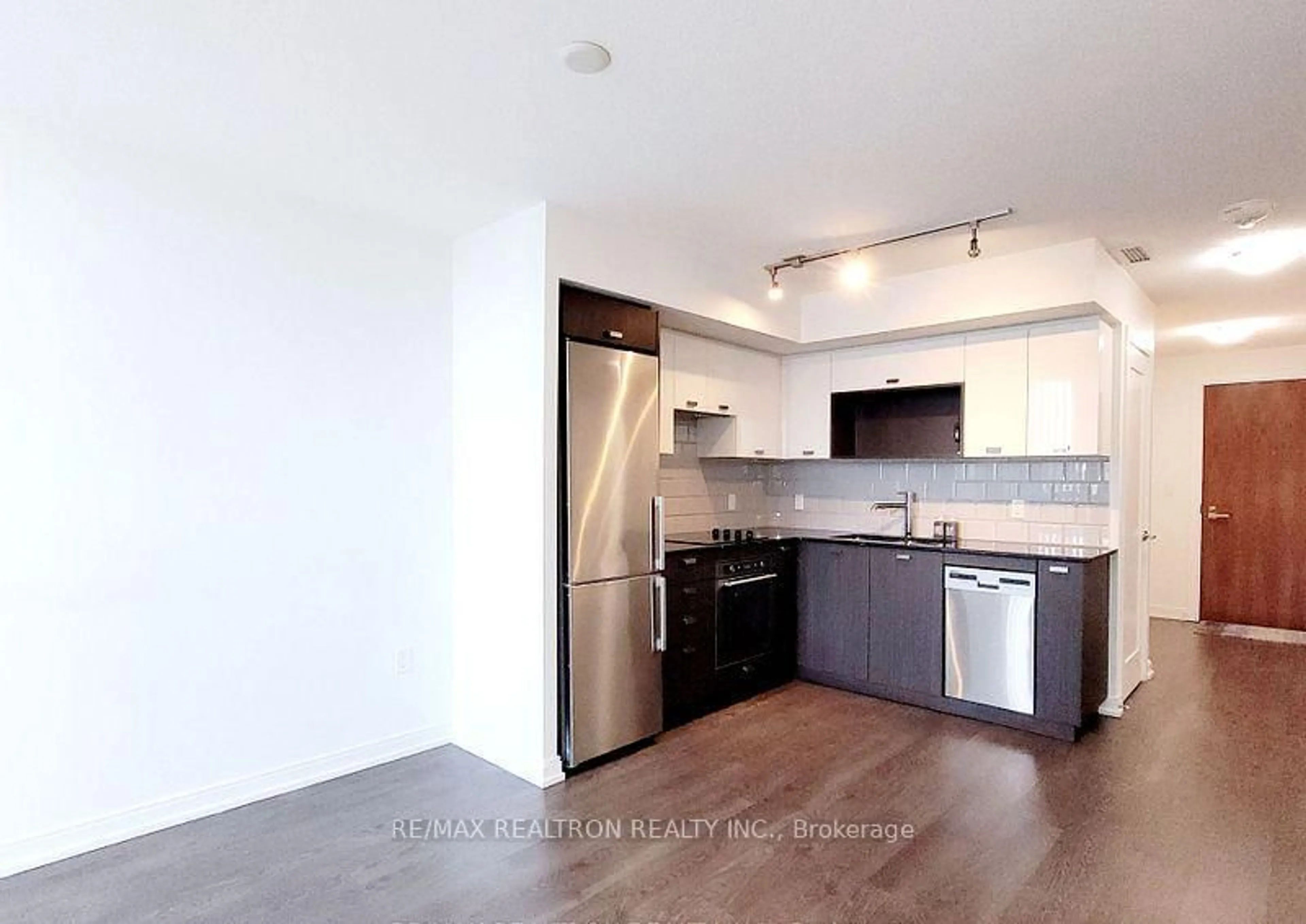 Unknown for 275 Village Green Sq #325, Toronto Ontario M1S 0L8