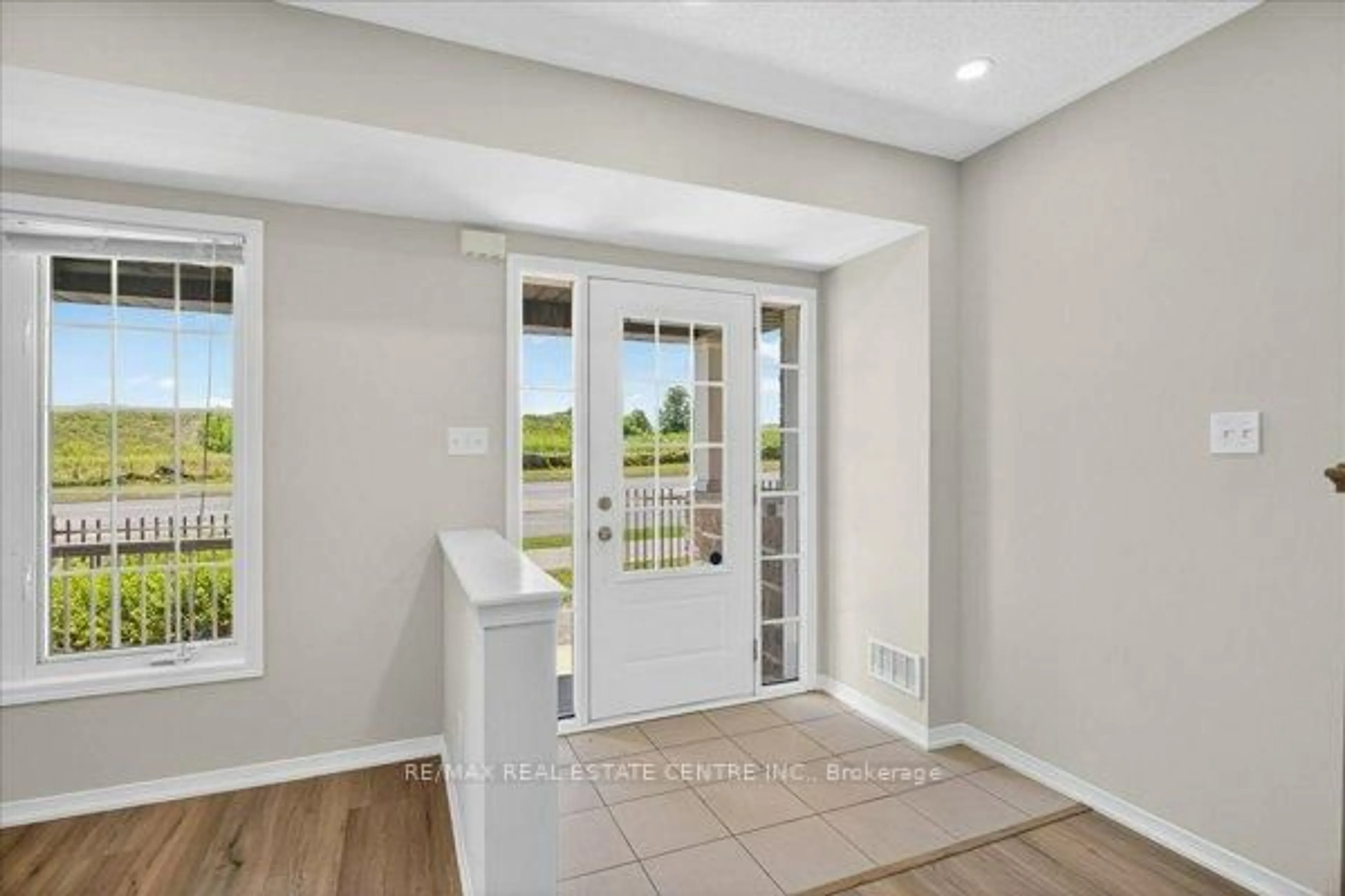 Indoor entryway for 1373 Salem Rd, Ajax Ontario L1Z 0R9