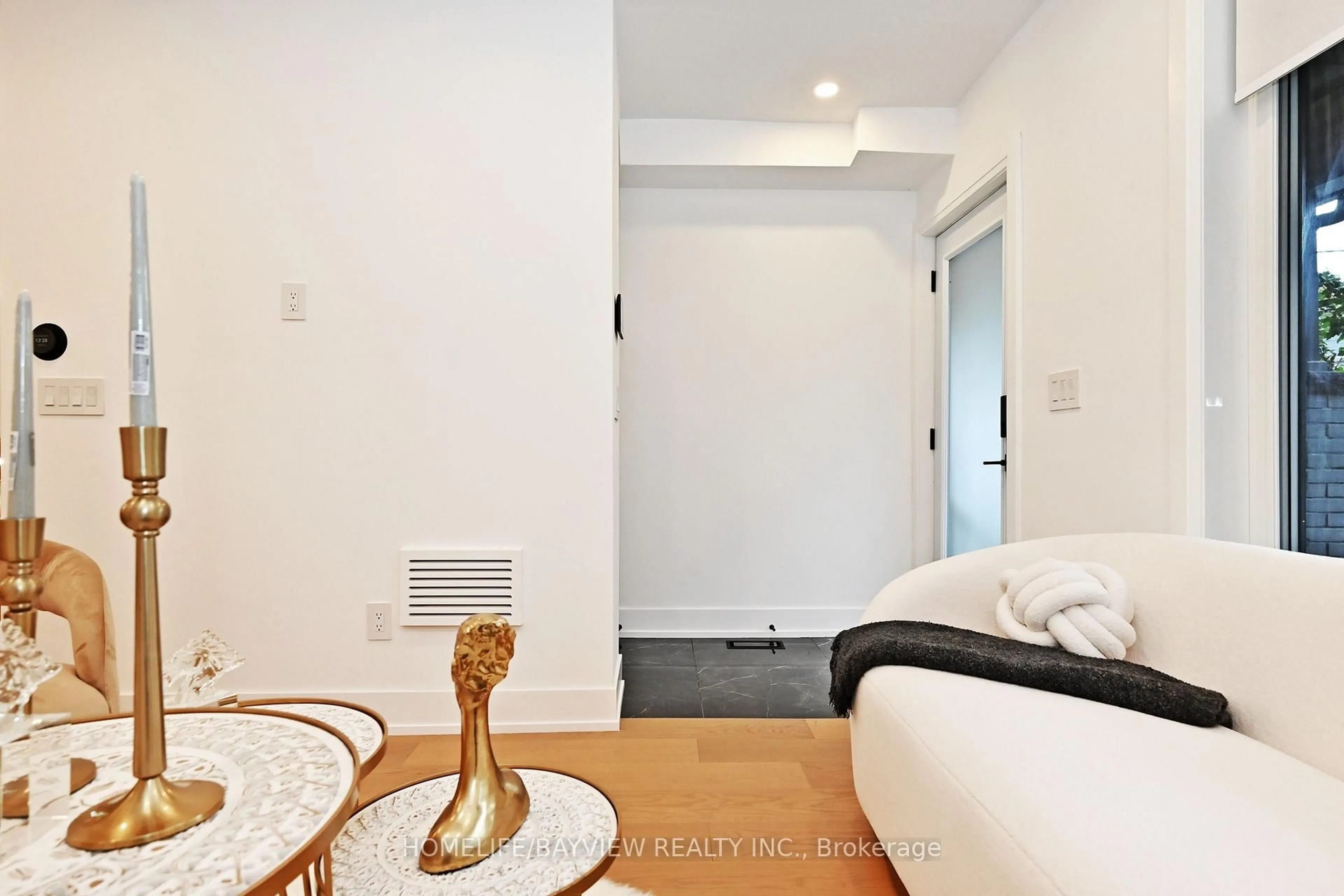 A pic of a room for 286 Springdale Blvd, Toronto Ontario M4C 2A2