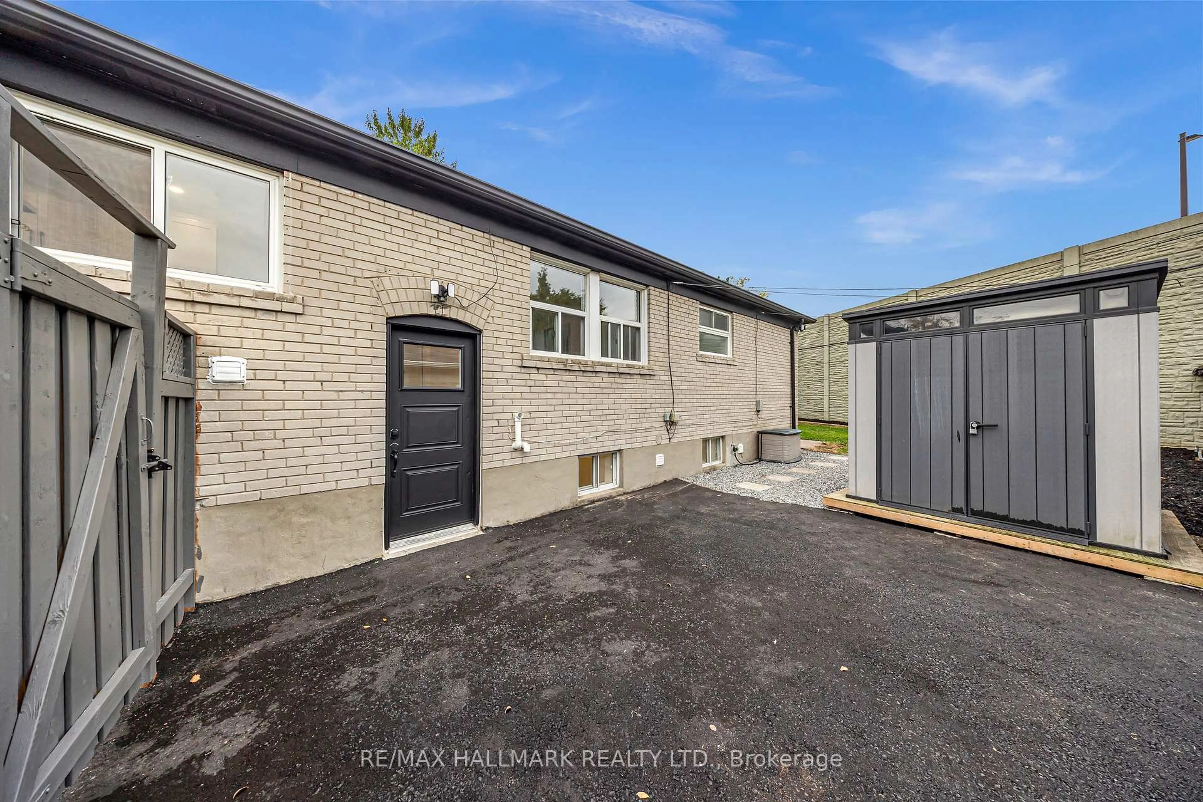 A pic from outside/outdoor area/front of a property/back of a property/a pic from drone, street for 28 Huddleston Crt, Toronto Ontario M1L 4L2