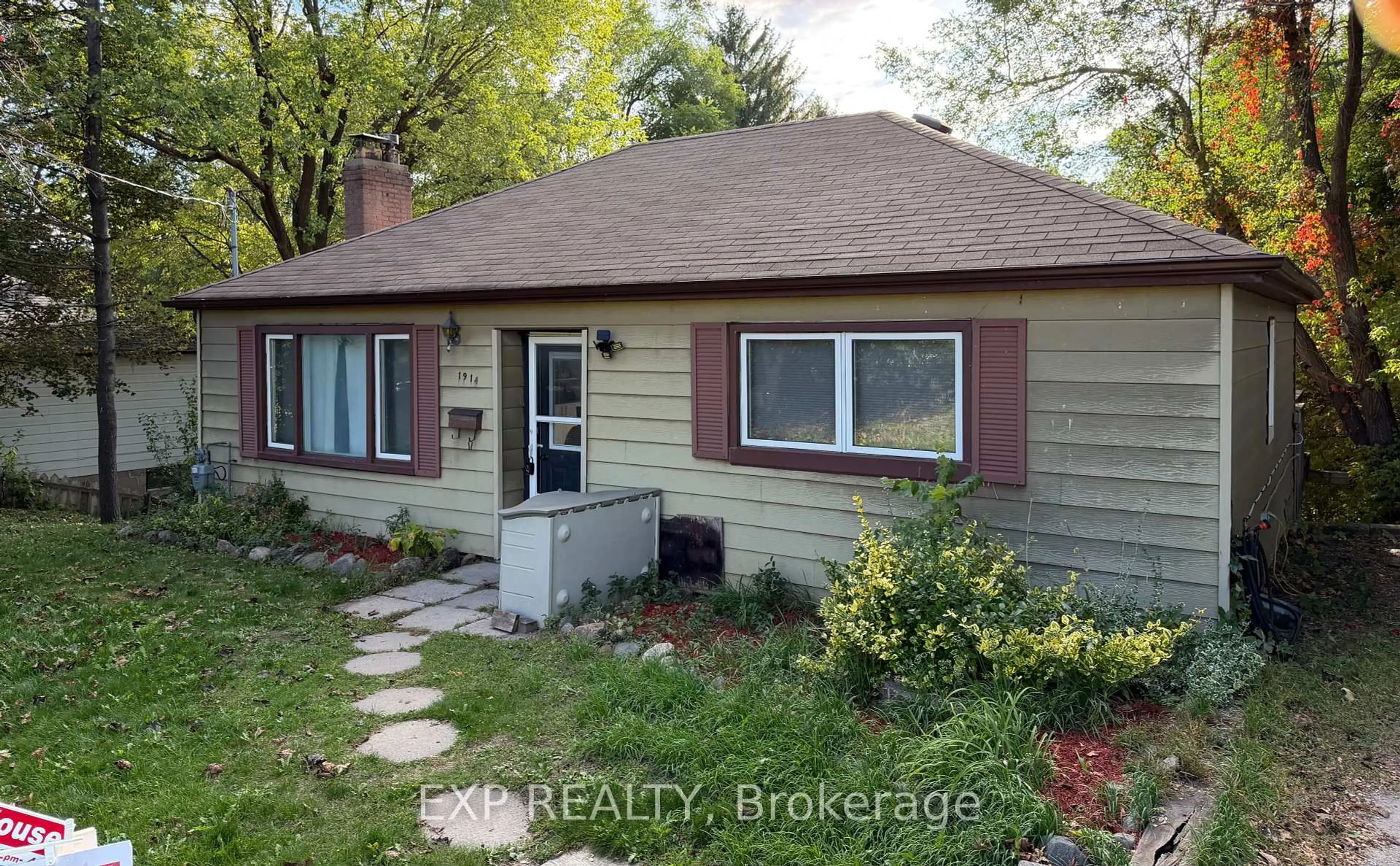 Unknown for 1914 Liverpool Rd, Pickering Ontario L1V 1W5