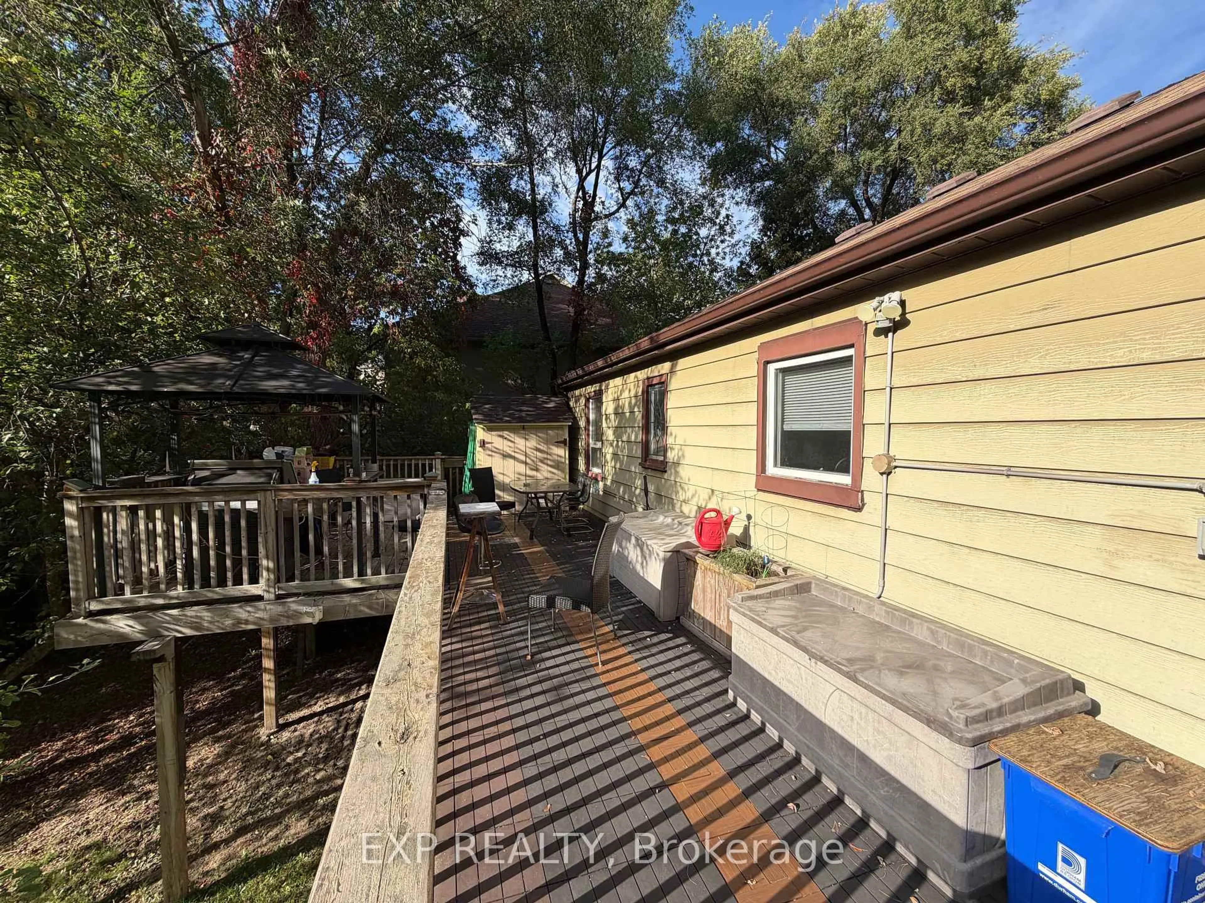 A pic from outside/outdoor area/front of a property/back of a property/a pic from drone, unknown for 1914 Liverpool Rd, Pickering Ontario L1V 1W5