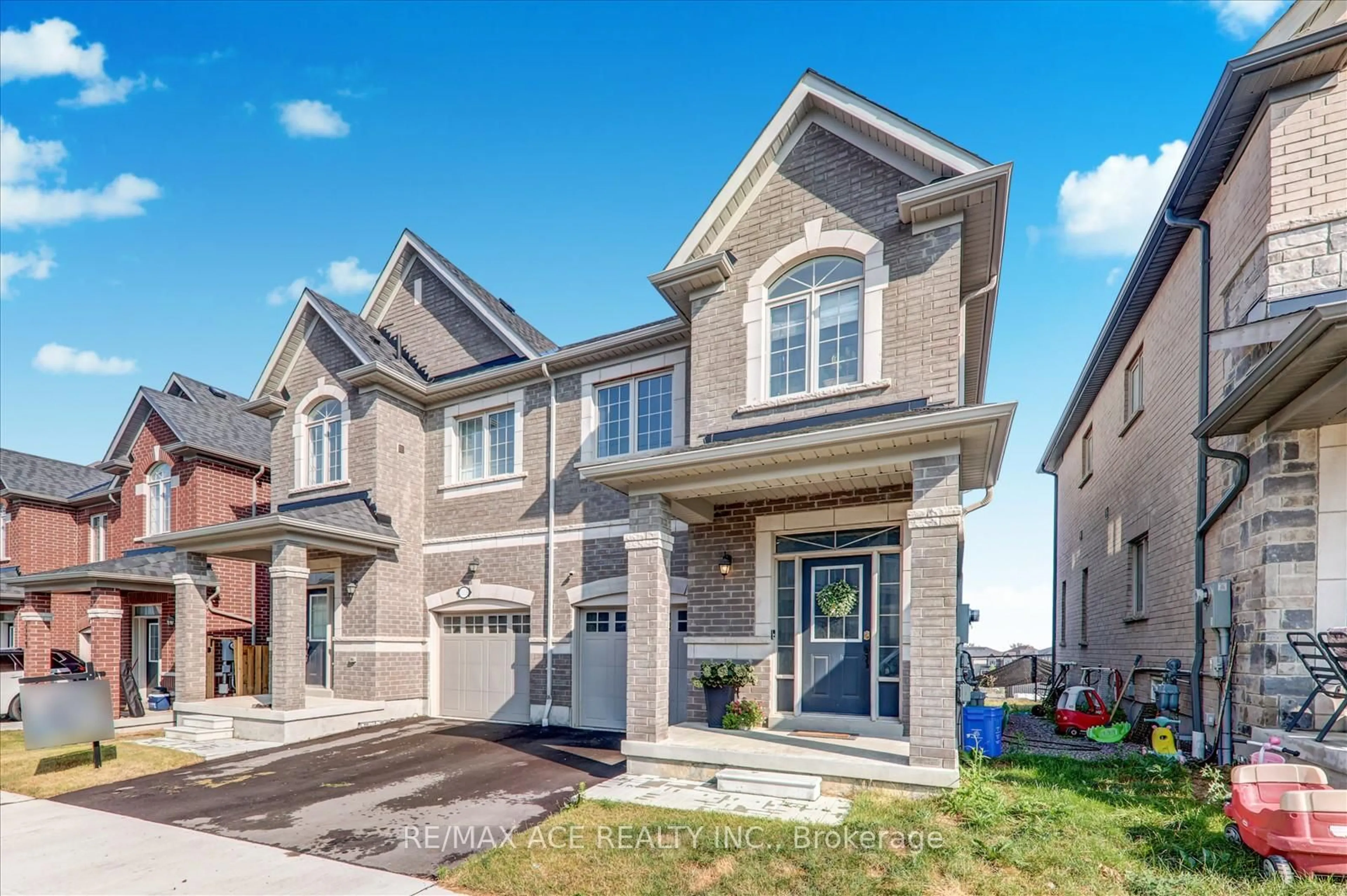 Home with brick exterior material, street for 1111 Skyridge Blvd, Pickering Ontario L1X 0M8