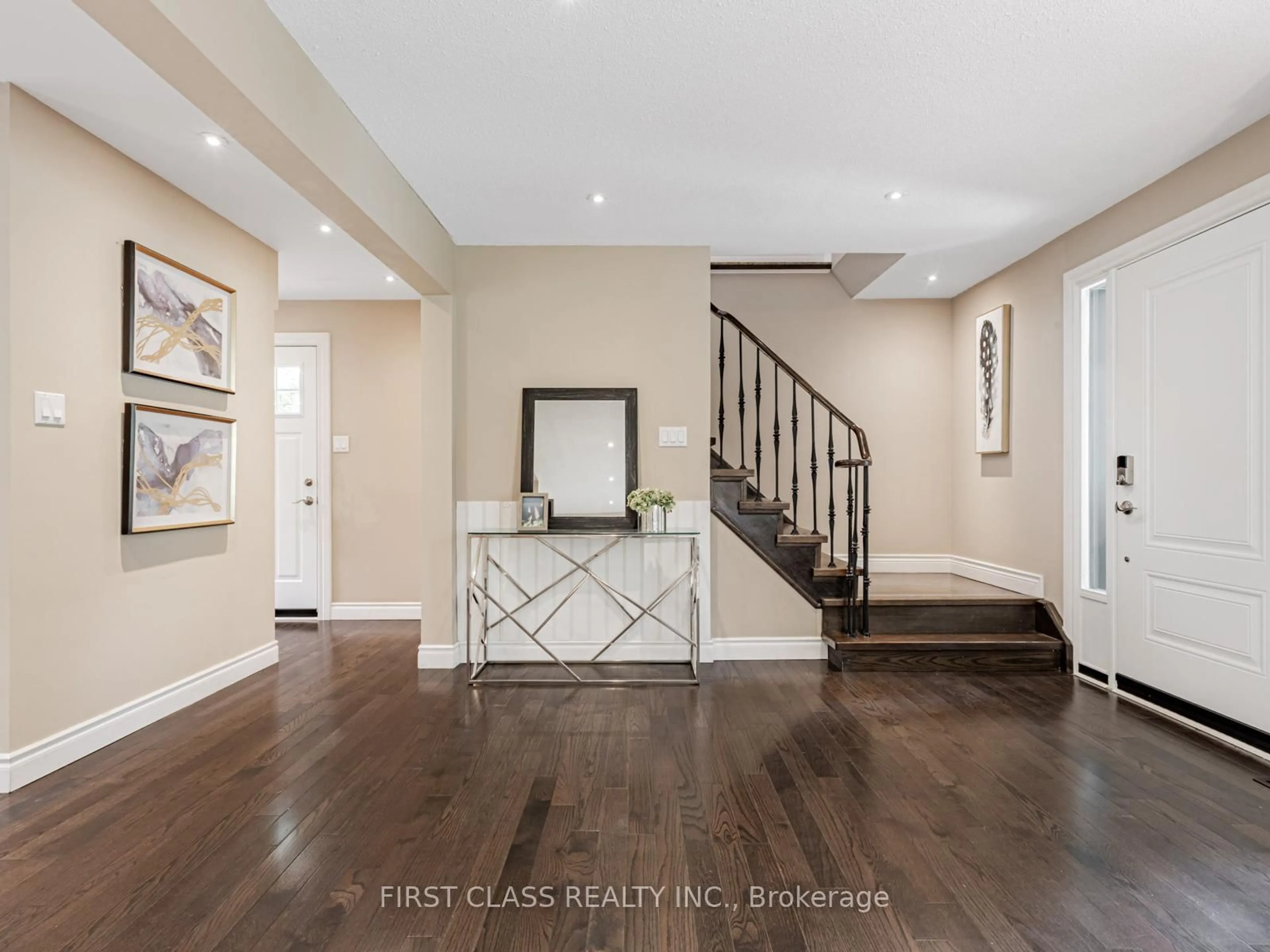 Indoor entryway for 97 Bridlewood Blvd, Toronto Ontario M1T 1R2