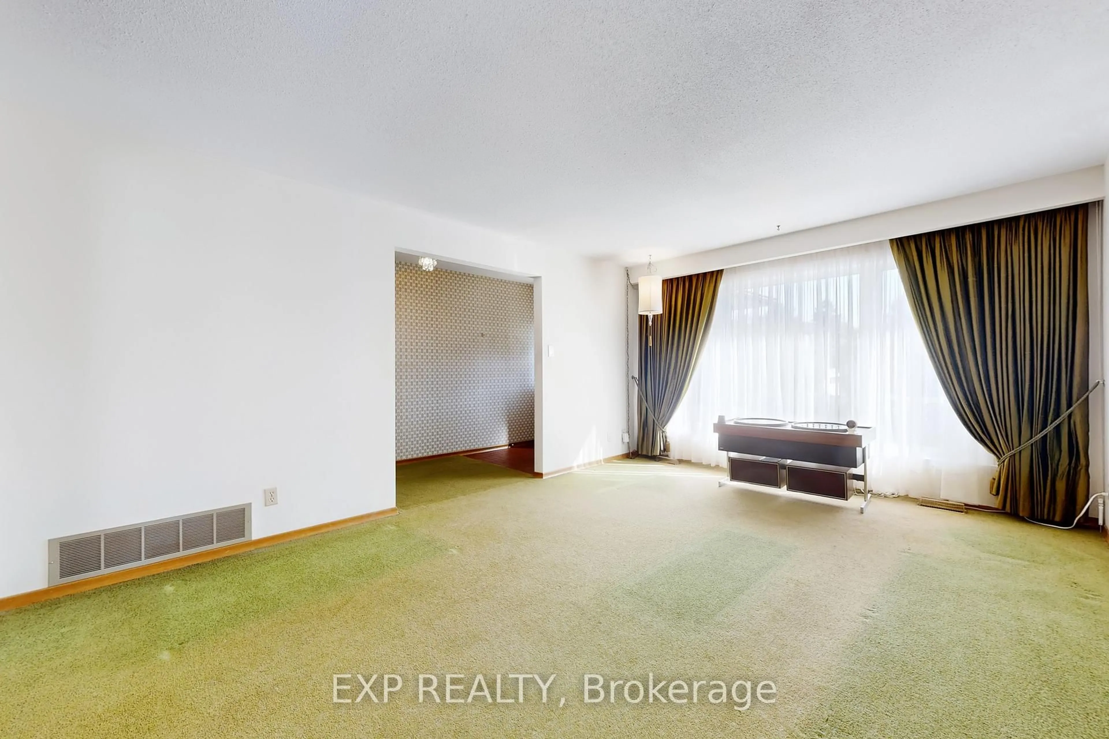 A pic of a room for 42 Linwood Ave, Toronto Ontario M1S 1H4