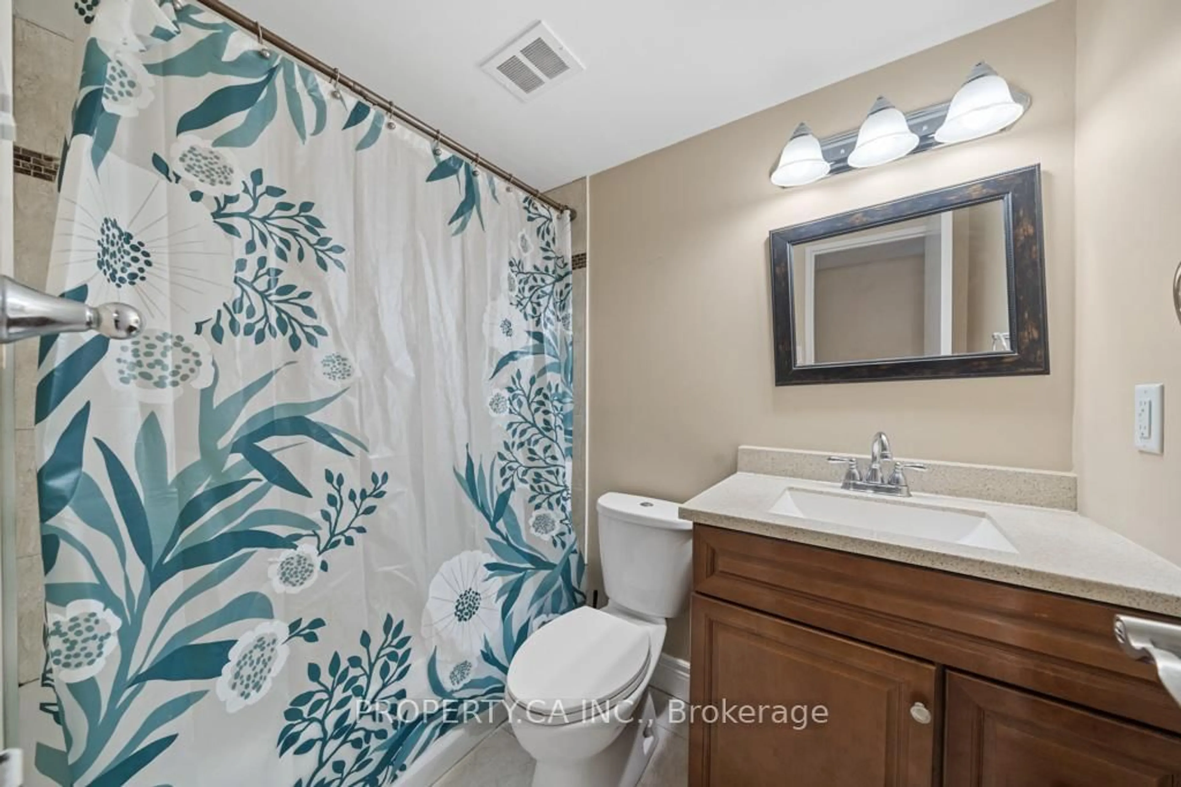 Standard bathroom, ceramic/tile floor for 55 Huntingdale Blvd #208, Toronto Ontario M1W 2N9