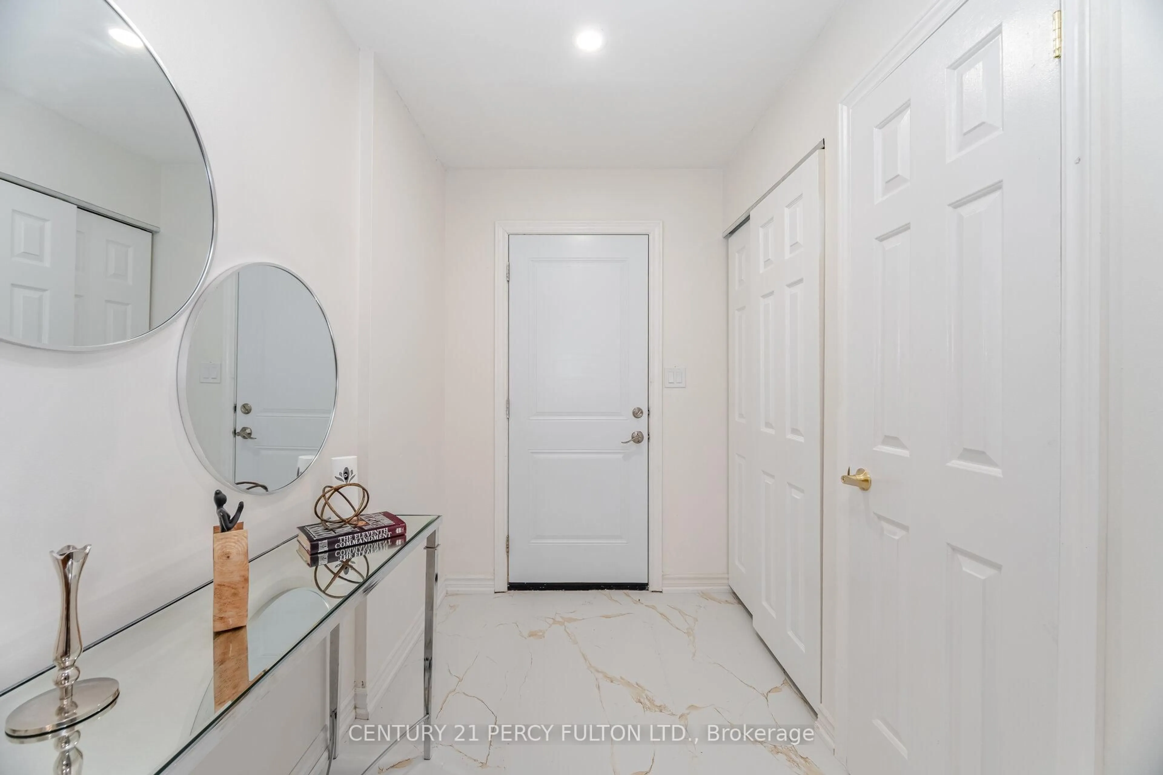 Indoor entryway for 22 Lowder Pl, Whitby Ontario L1N 8B9