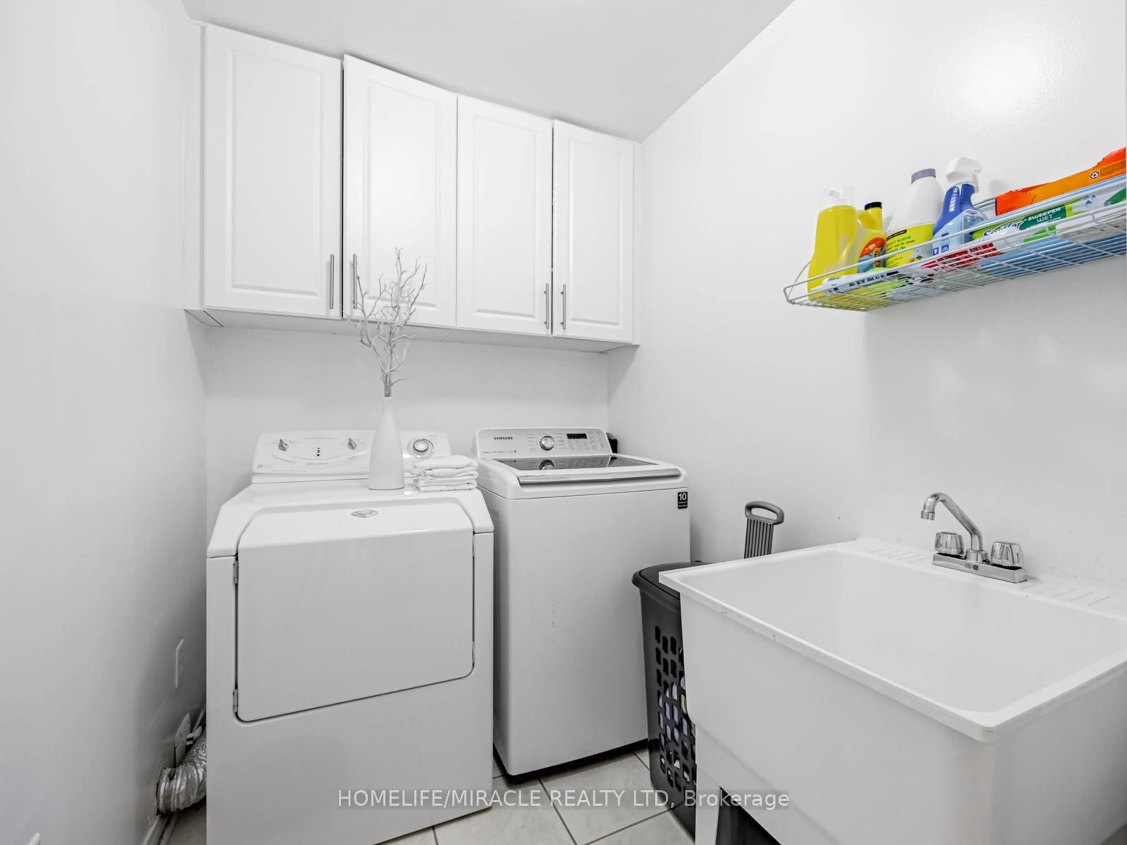Laundry room for 172 Gristone Cres, Toronto Ontario M1X 1T4
