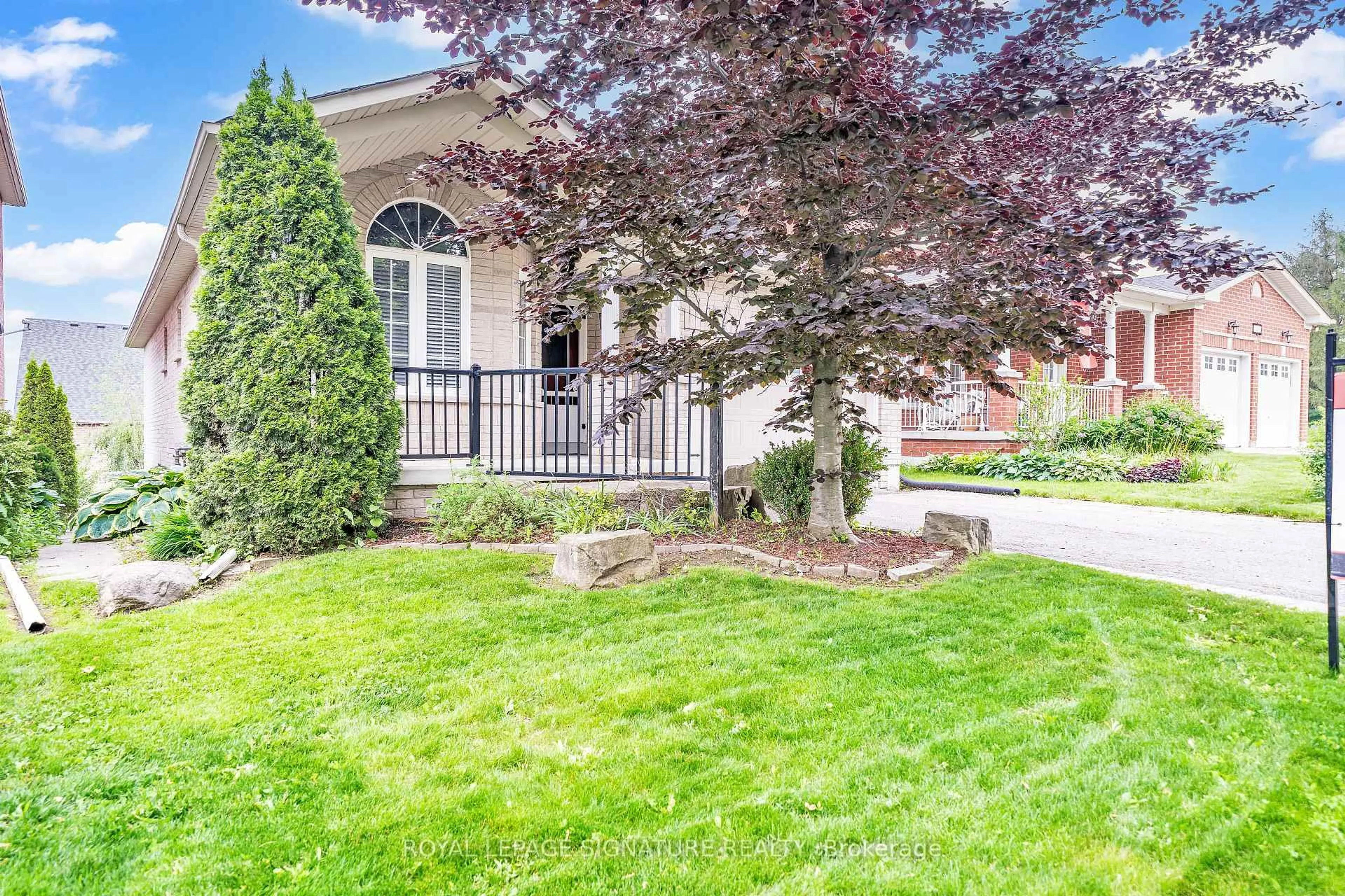 Patio, street for 233 Union St, Scugog Ontario L9L 2C7