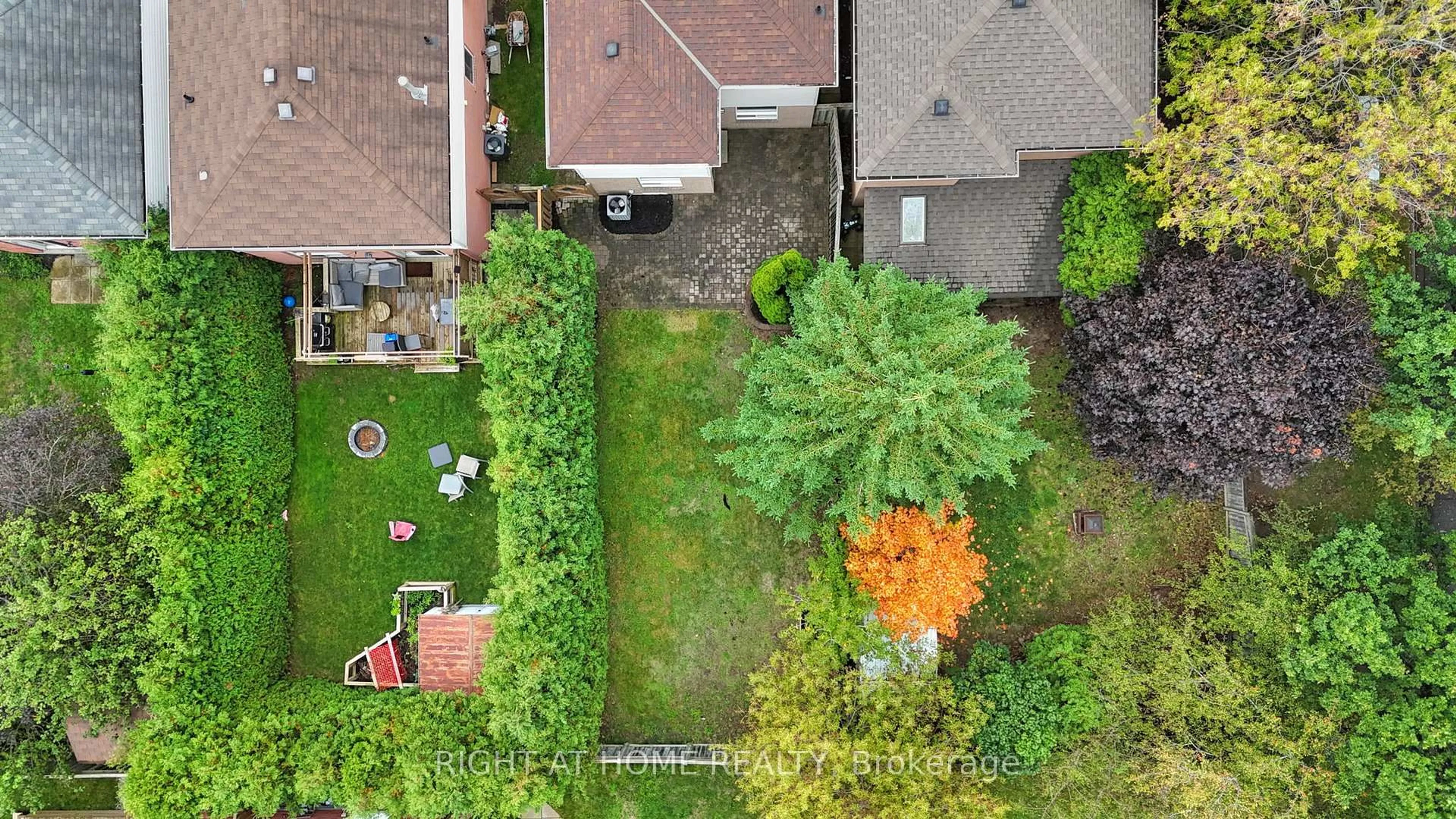 A pic from outside/outdoor area/front of a property/back of a property/a pic from drone, unknown for 9 Kershaw St, Clarington Ontario L1C 4S4
